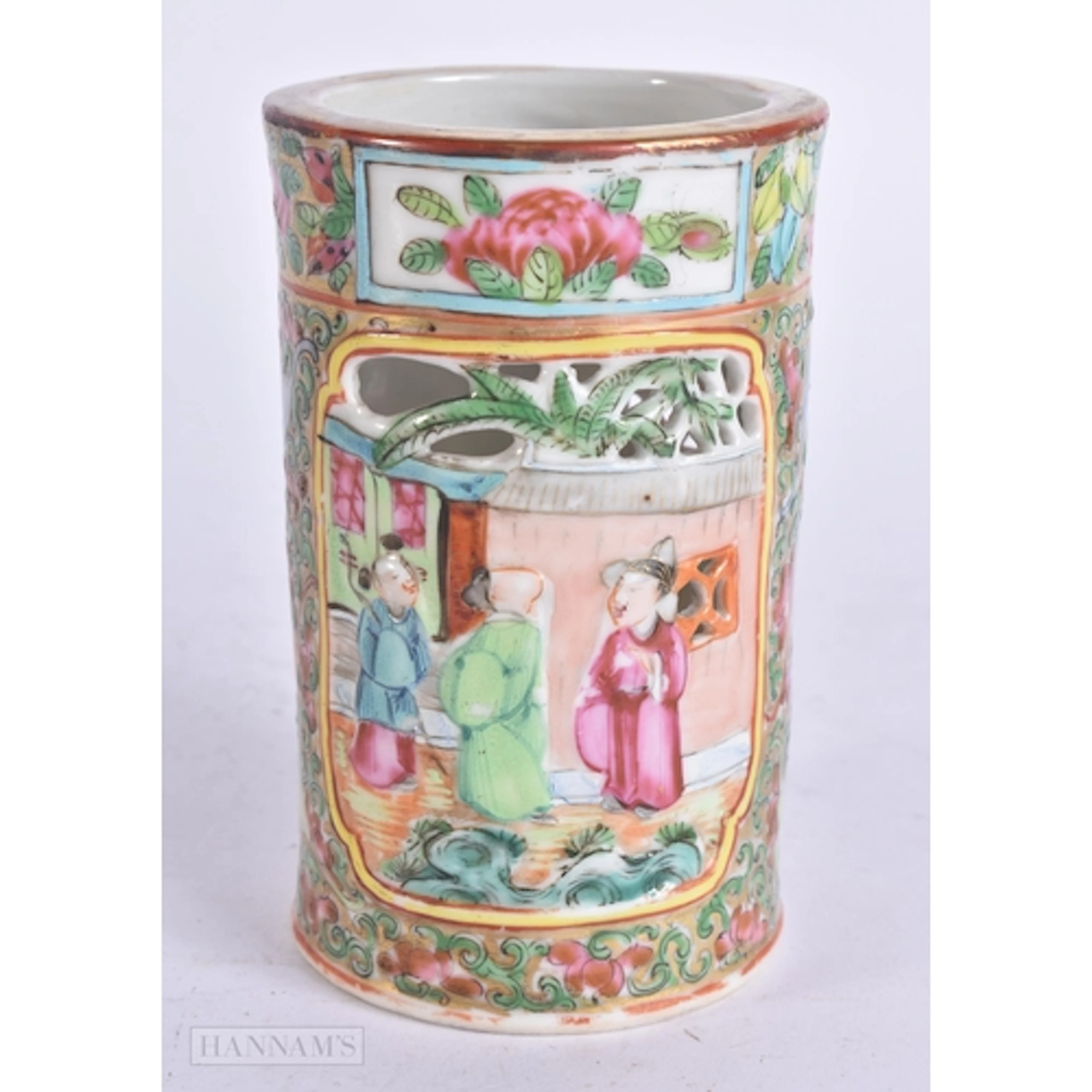 A 19TH CENTURY CHINESE CANTON FAMILLE ROSE PORCELAIN BRUSH P...