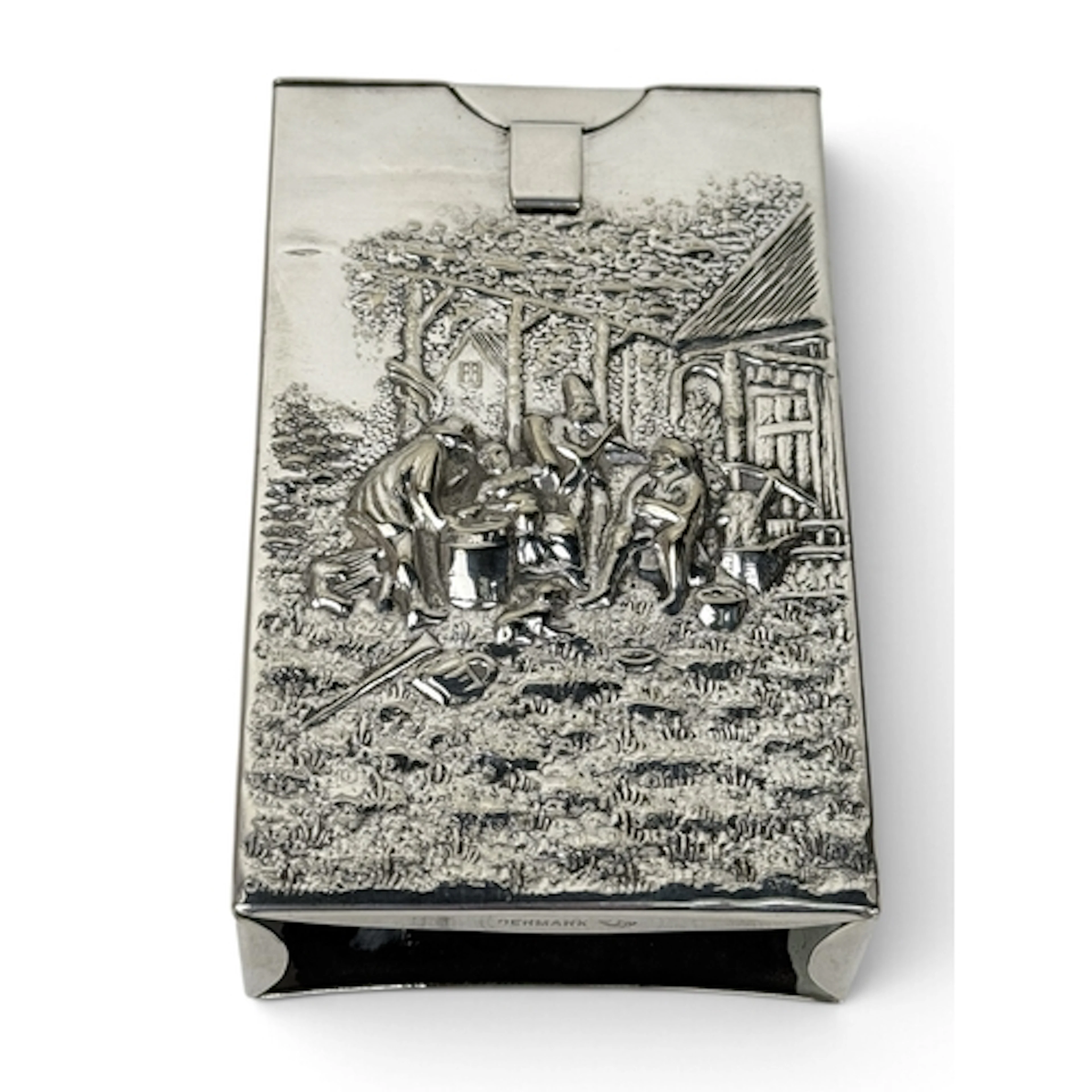 A DANISH SILVER MATCHBOX HOLDER Weight: 78gms