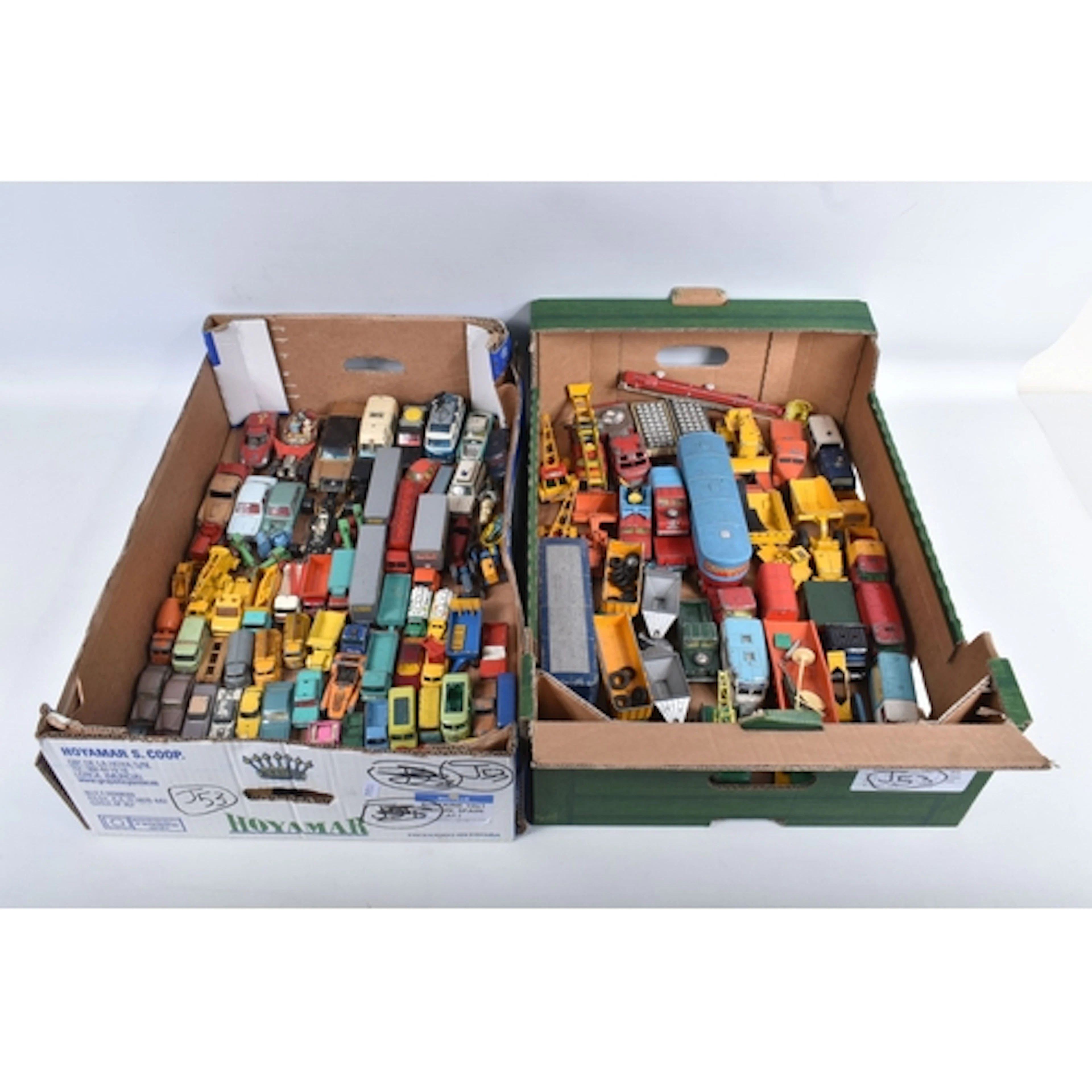 A QUANTITY OF UNBOXED ASSORTED PLAYWORN DIECAST VEHICLES, to...