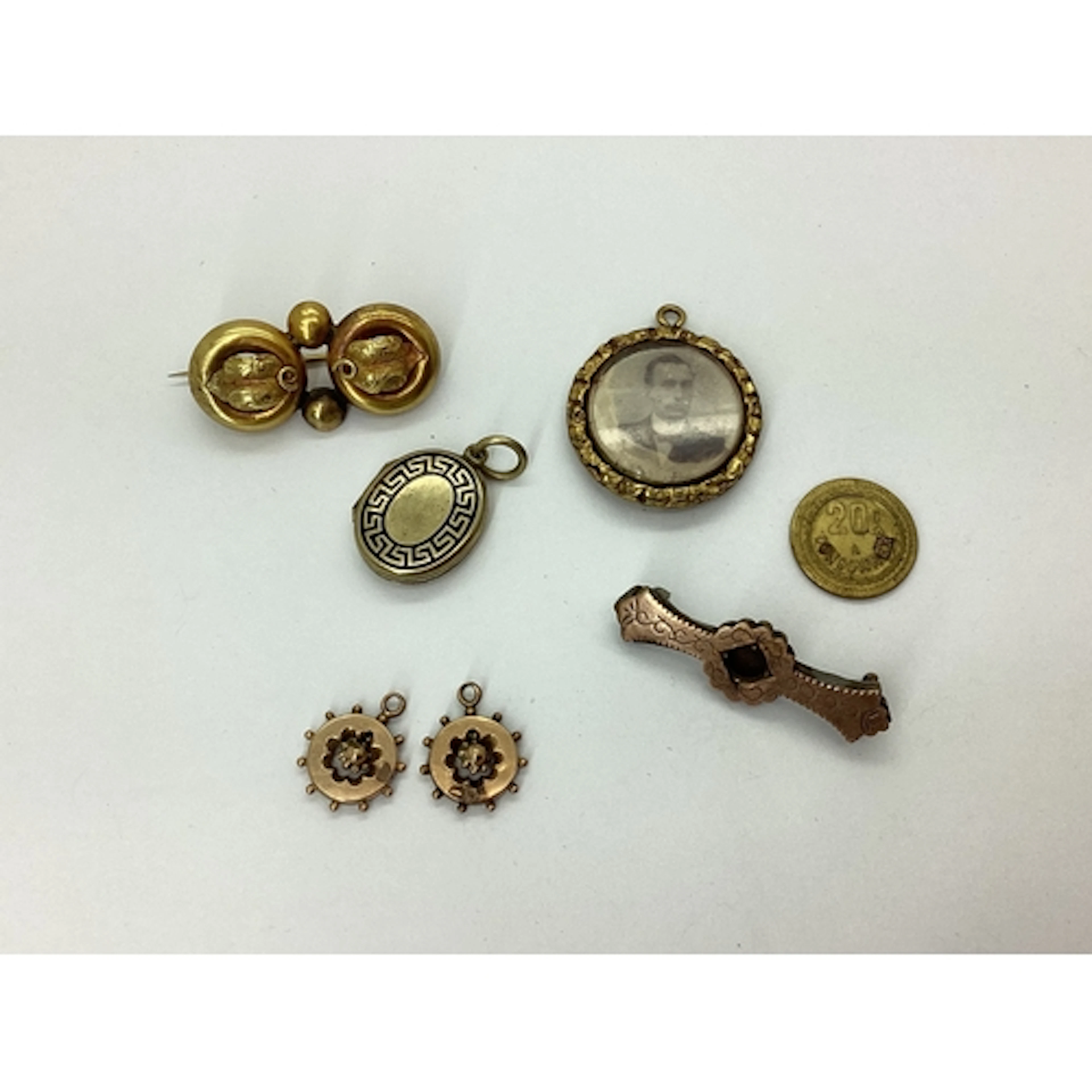 A Decorative Victorian Foliate Design Bar Brooch, of part-te...