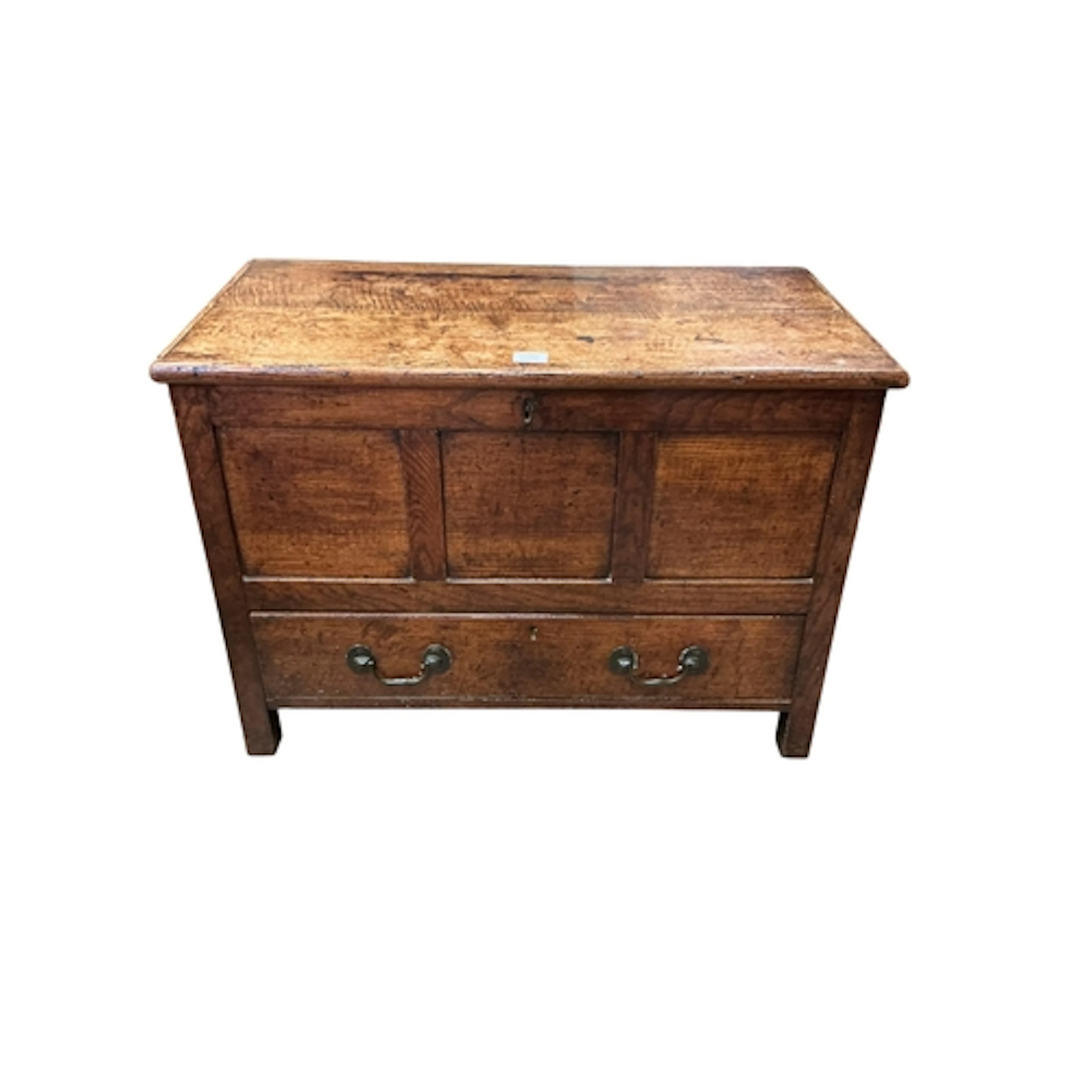 A small 18th century oak mule chest, width 86cm, depth 45cm,...