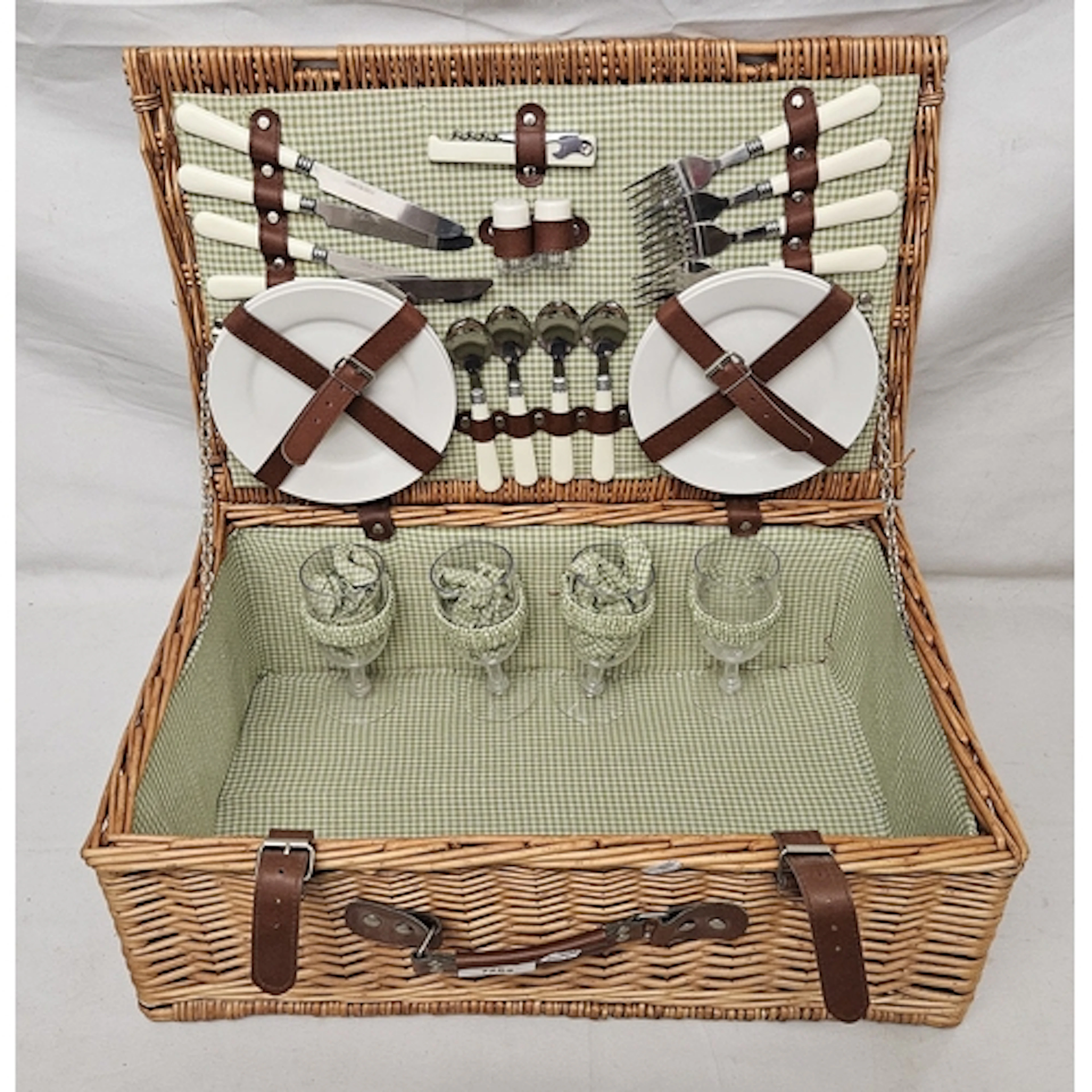 Picnic Hamper, green & white gingham lined incl. 4 plastic g...