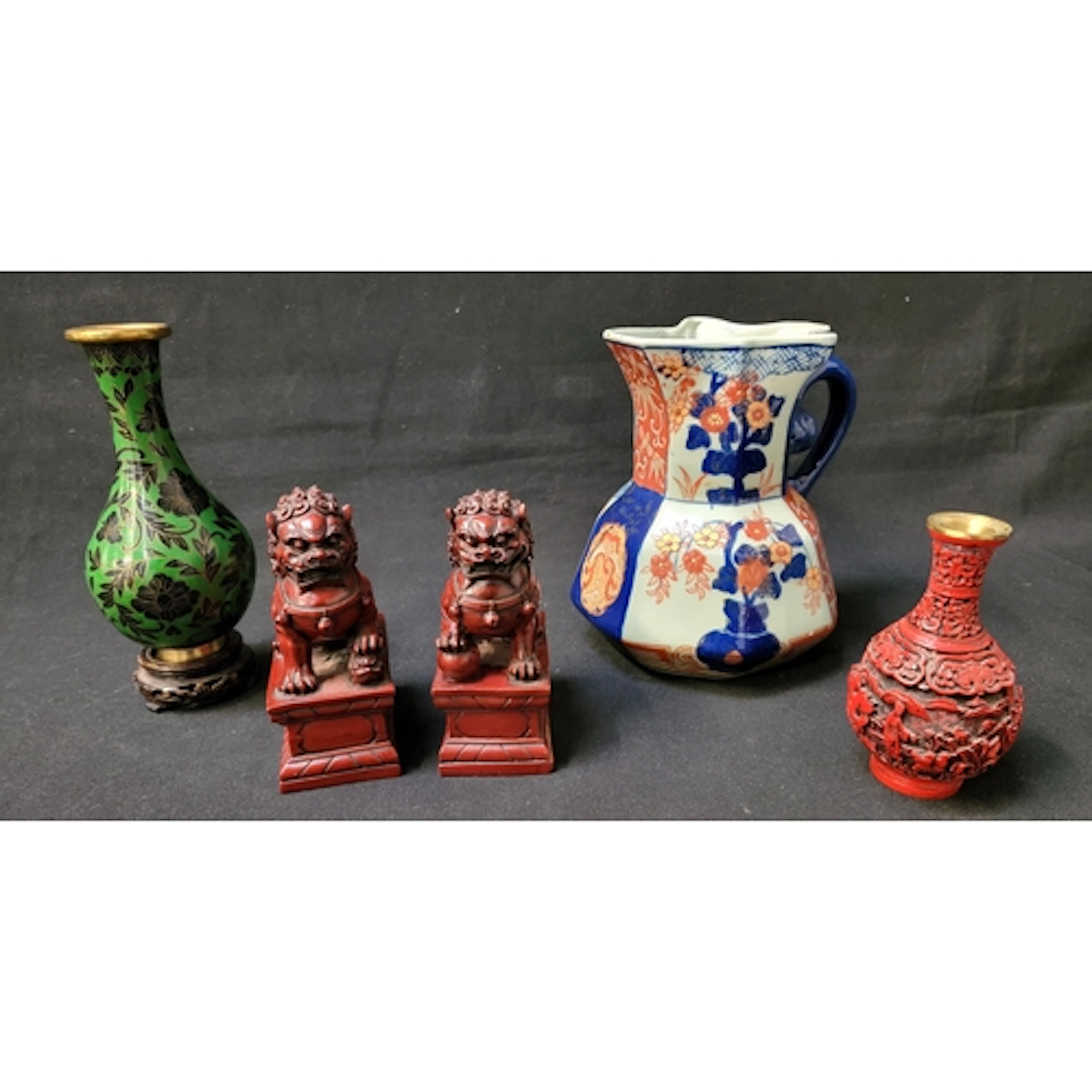 COLLECTION OF EAST ASIAN DECORATIVE COLLECTABLES comprising...