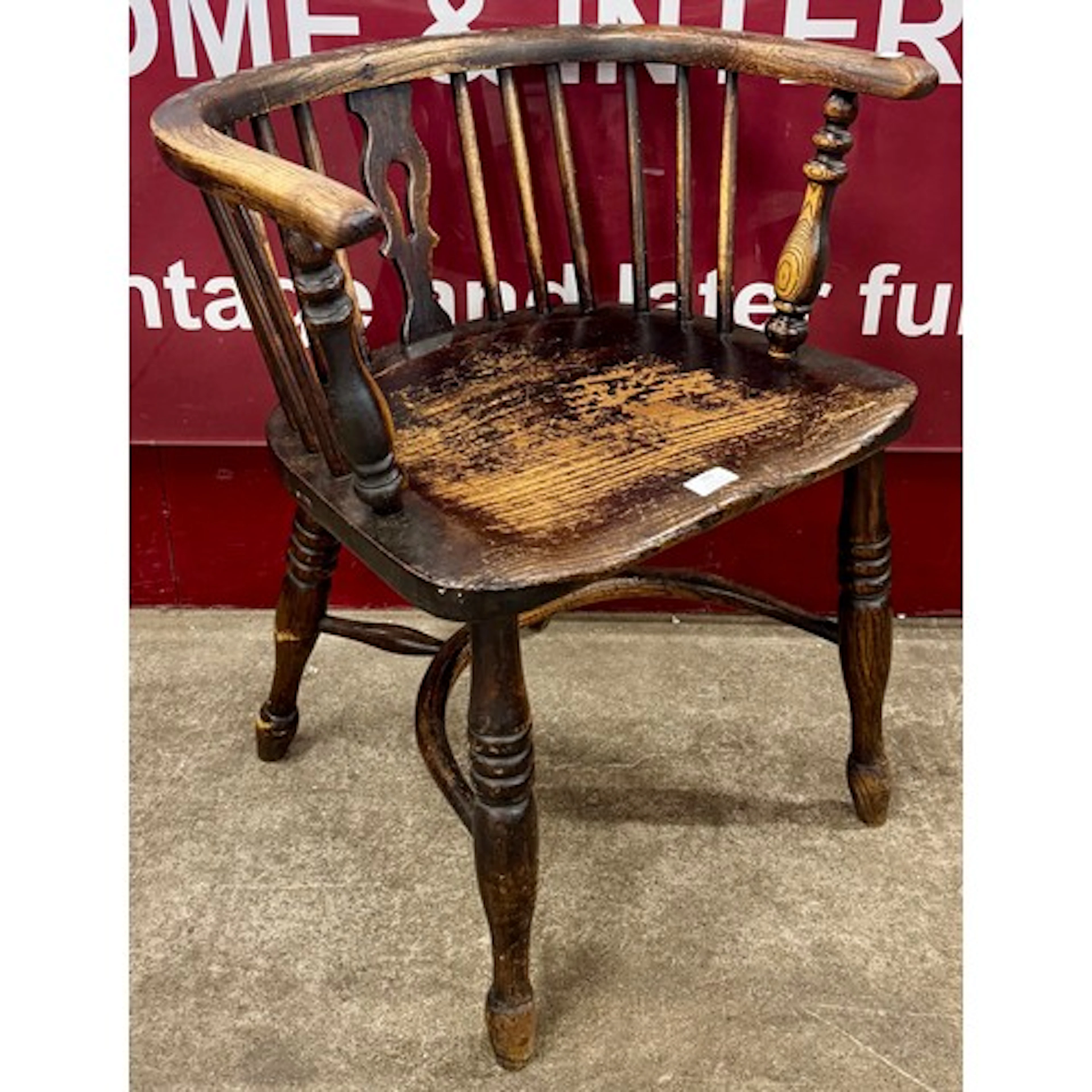 A 19th Century elm and beech Windsor chair