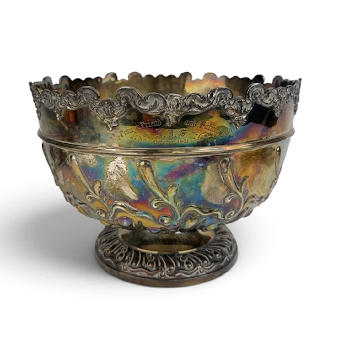 A LATE VICTORIAN SILVER PUNCH BOWL, IN 18TH CENTURY STYLE, S...