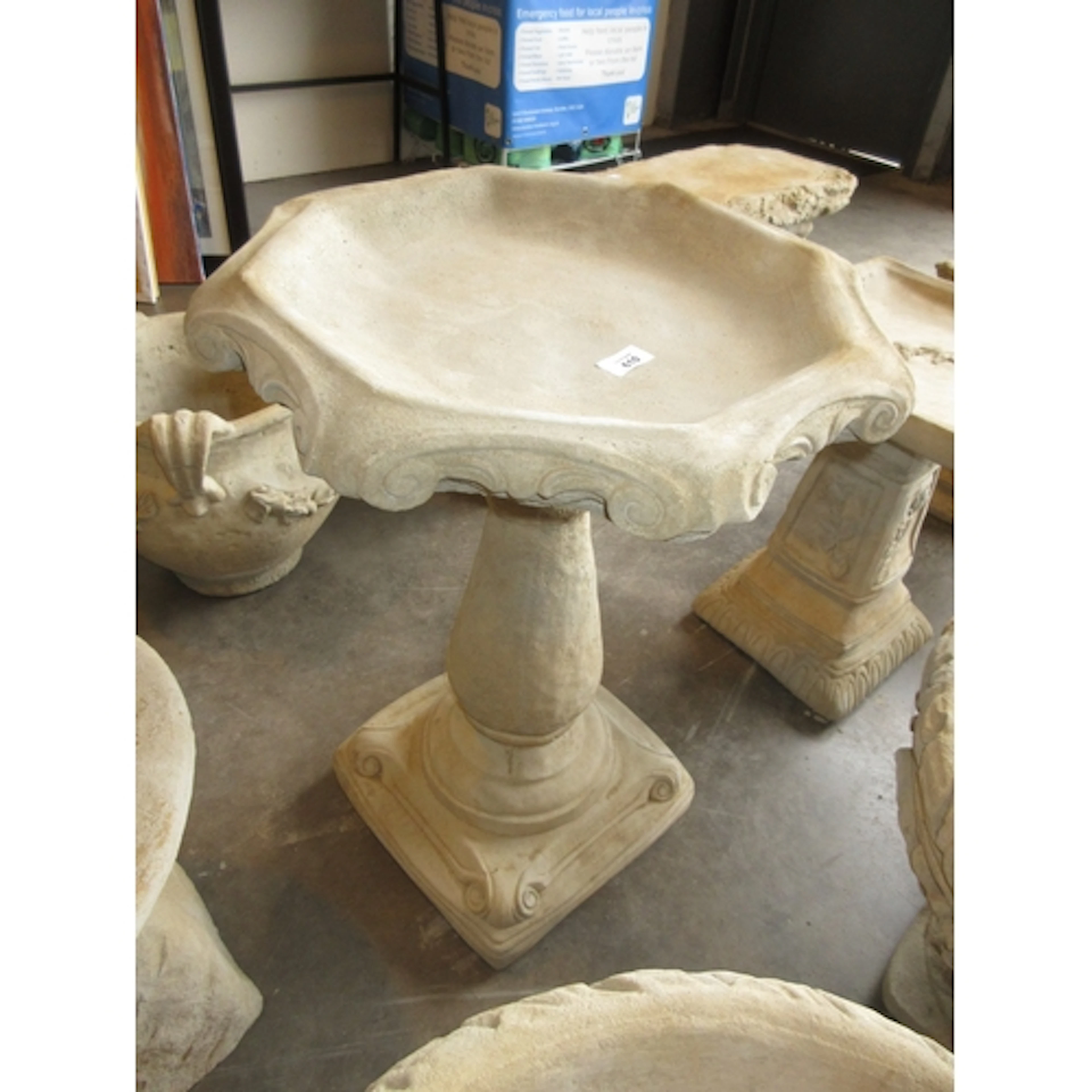 Classical Bird Bath