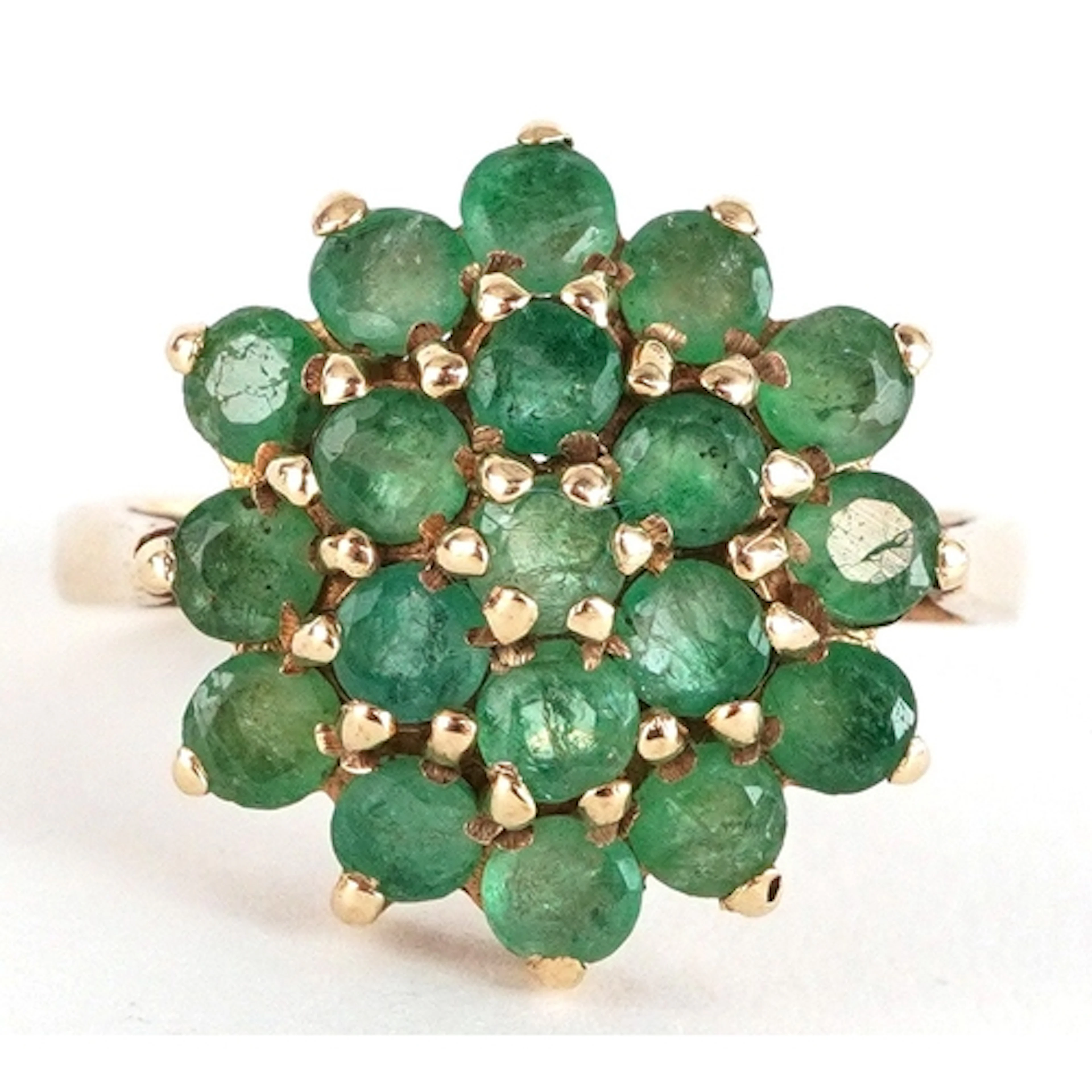9ct gold emerald three tier cluster ring, size O/P, 3.5g.