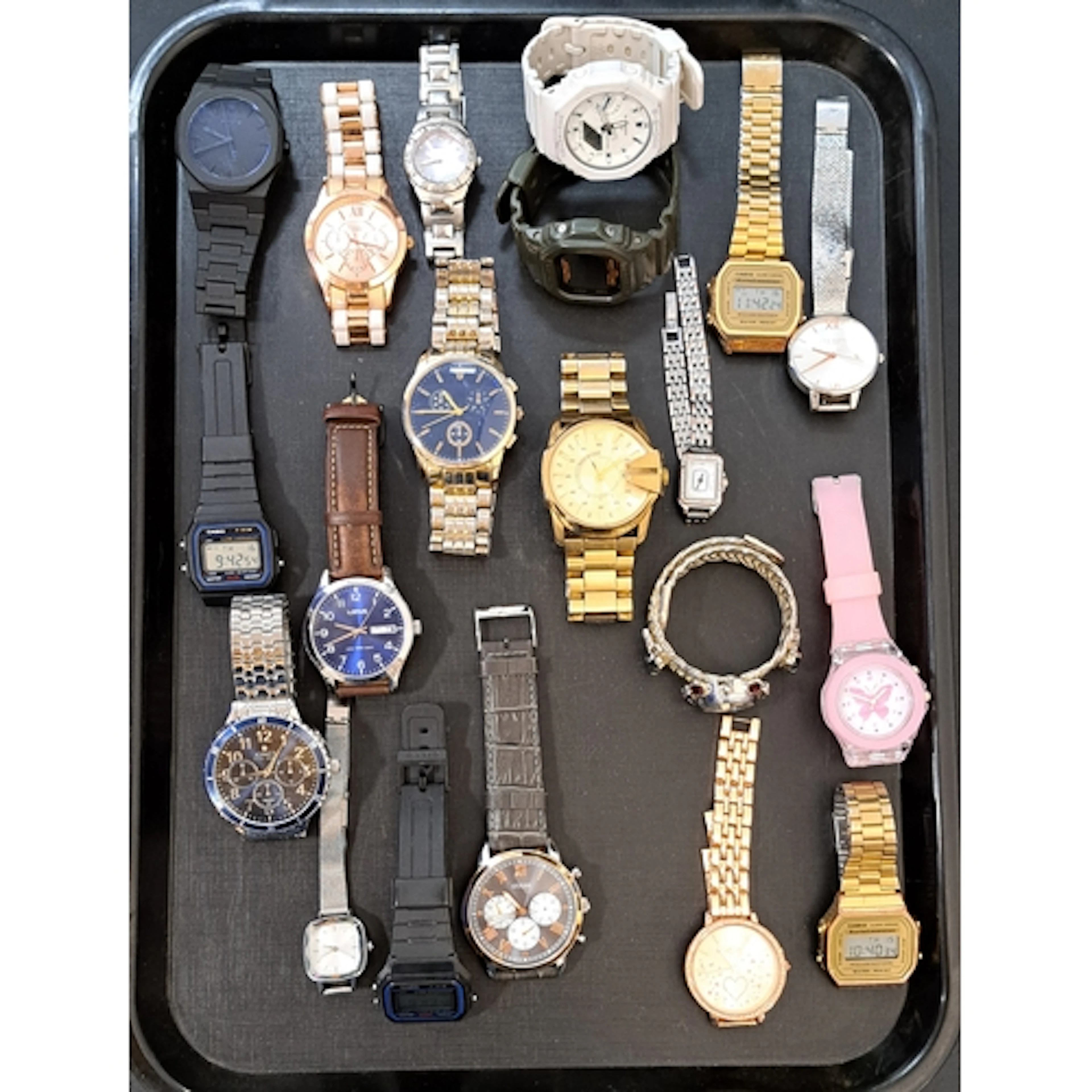 SELECTION OF LADIES AND GENTLEMEN'S WRISTWATCHES including D...
