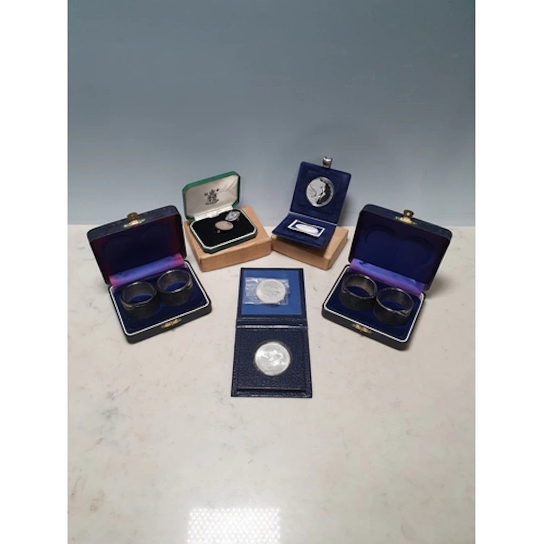 A group of modern Commemorative Coins and Medals, to include...