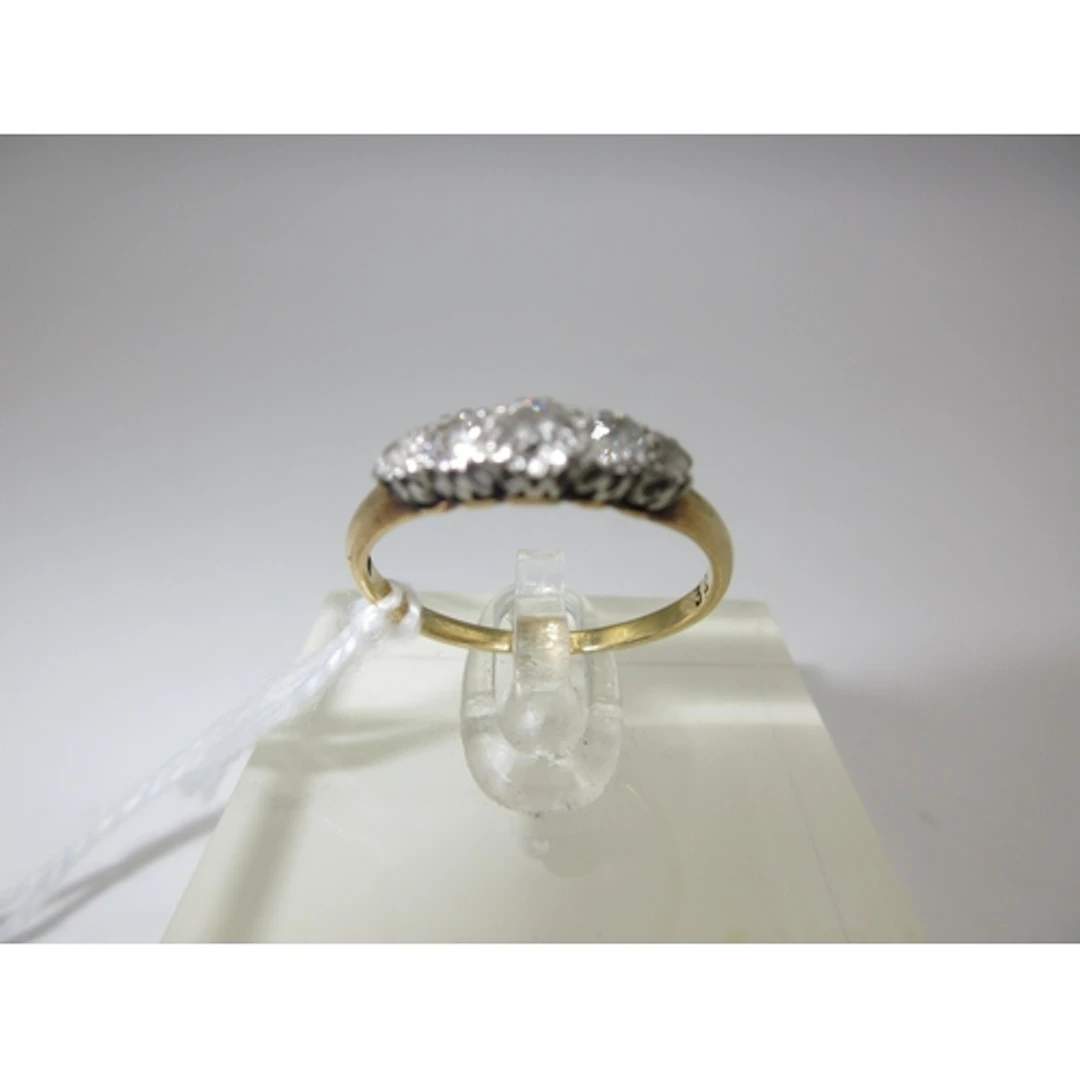18ct Gold 5 Stone Diamond Ring, 2.33g, Size M