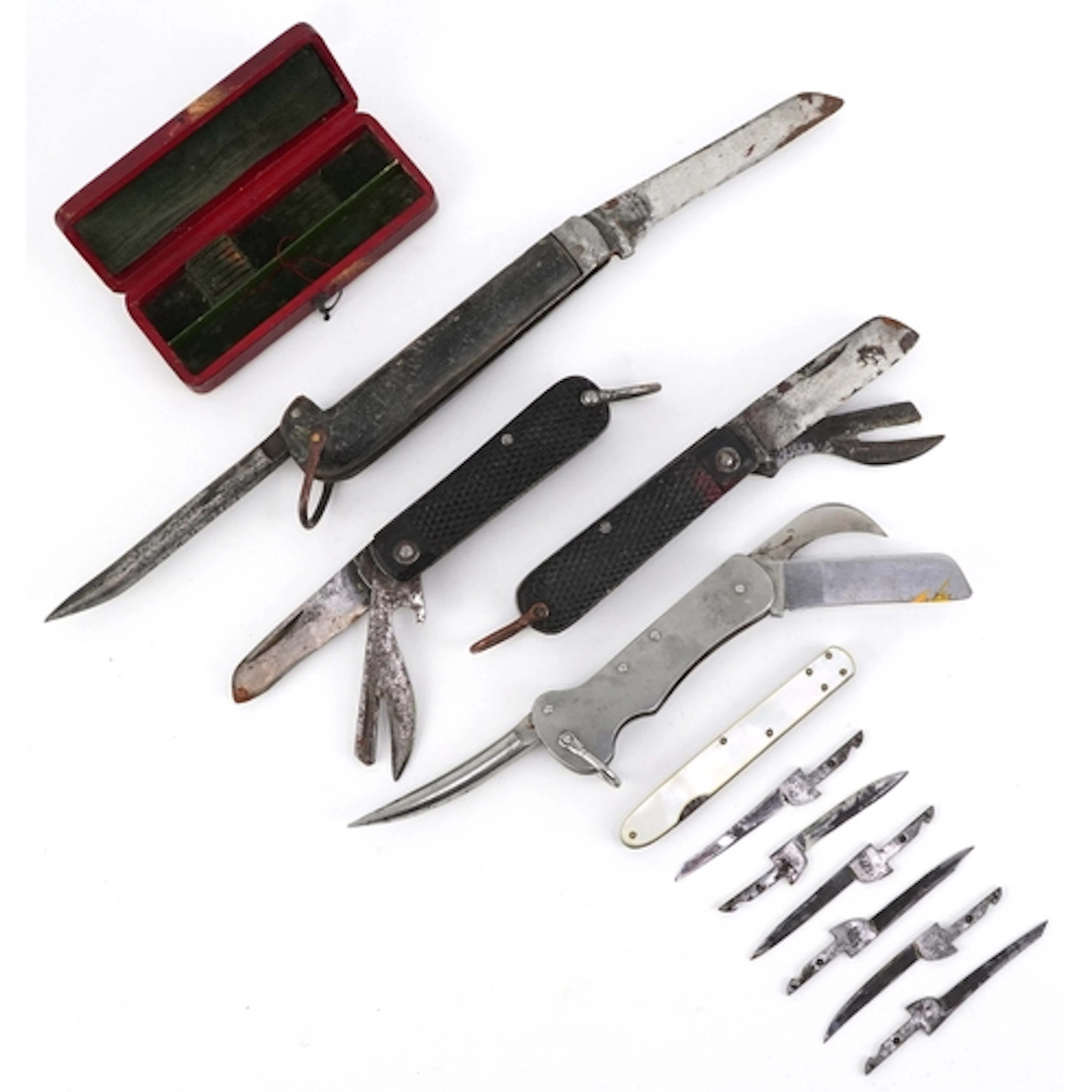 Four vintage folding jack knives/pocket knives together with...