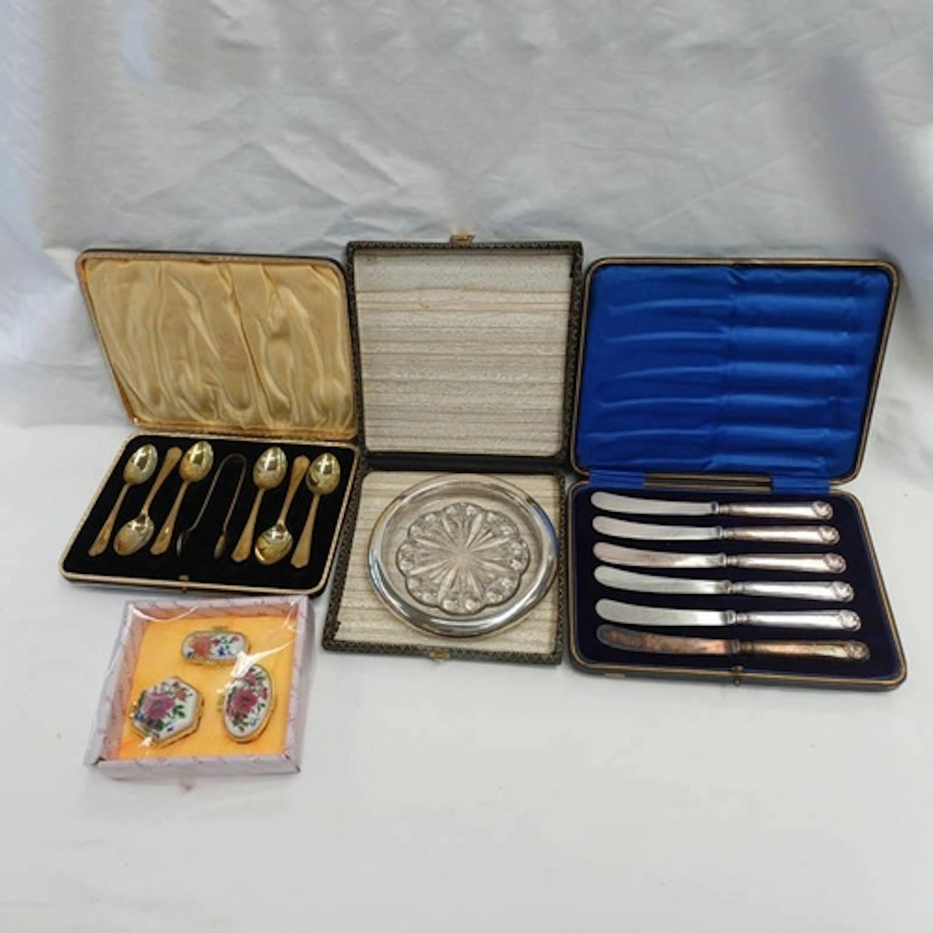 6 SILVER HANDLED TEA KNIVES CUT GLASS CIRCULAR DISH 14 CMS D...