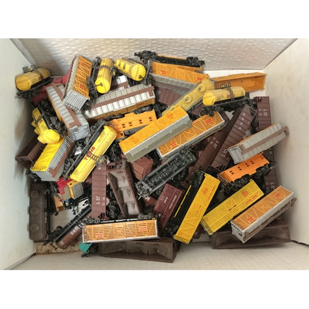 A Box Containing N Gauge Wagons. No Reserve.
