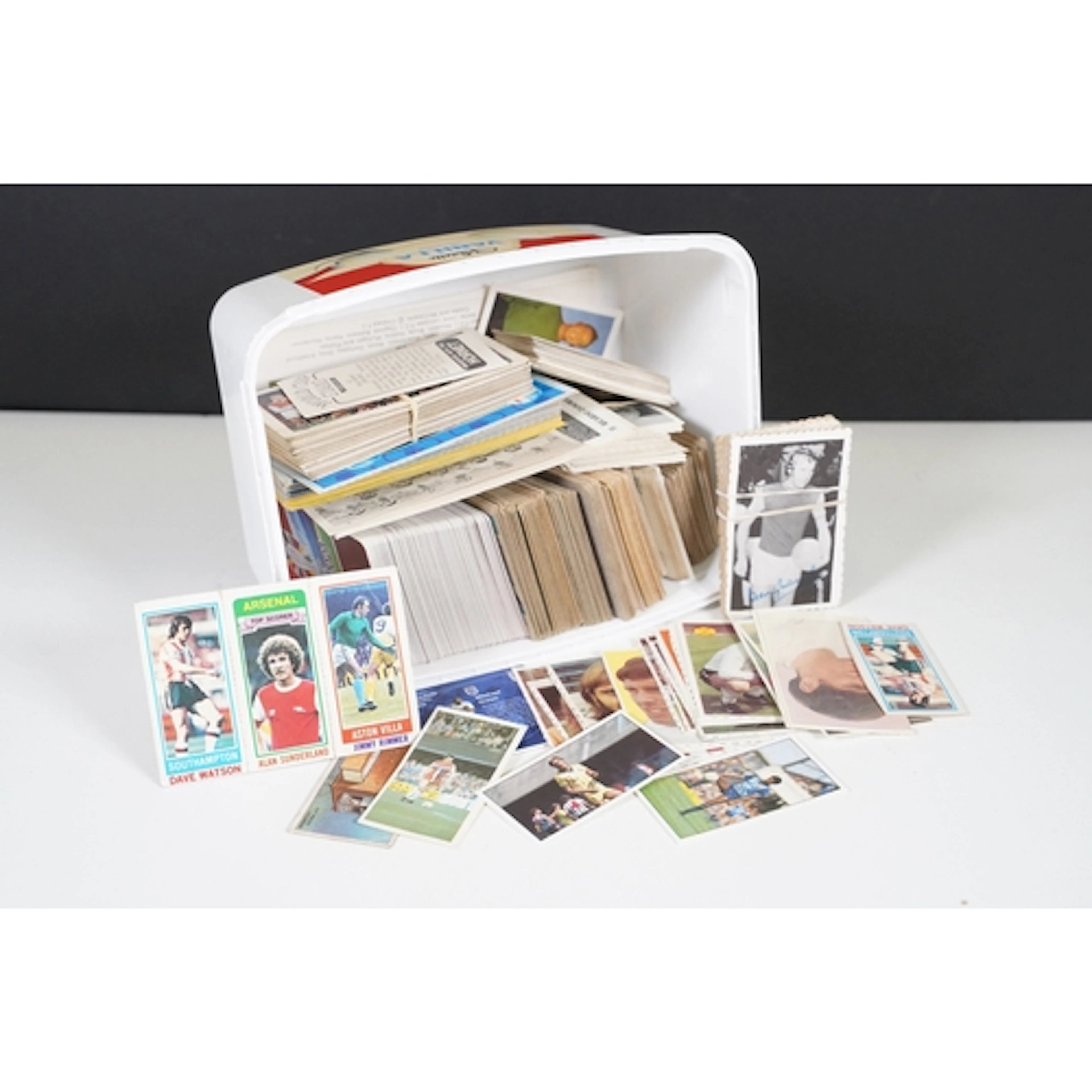 Cigarette Cards - A large collection of loose Football relat...
