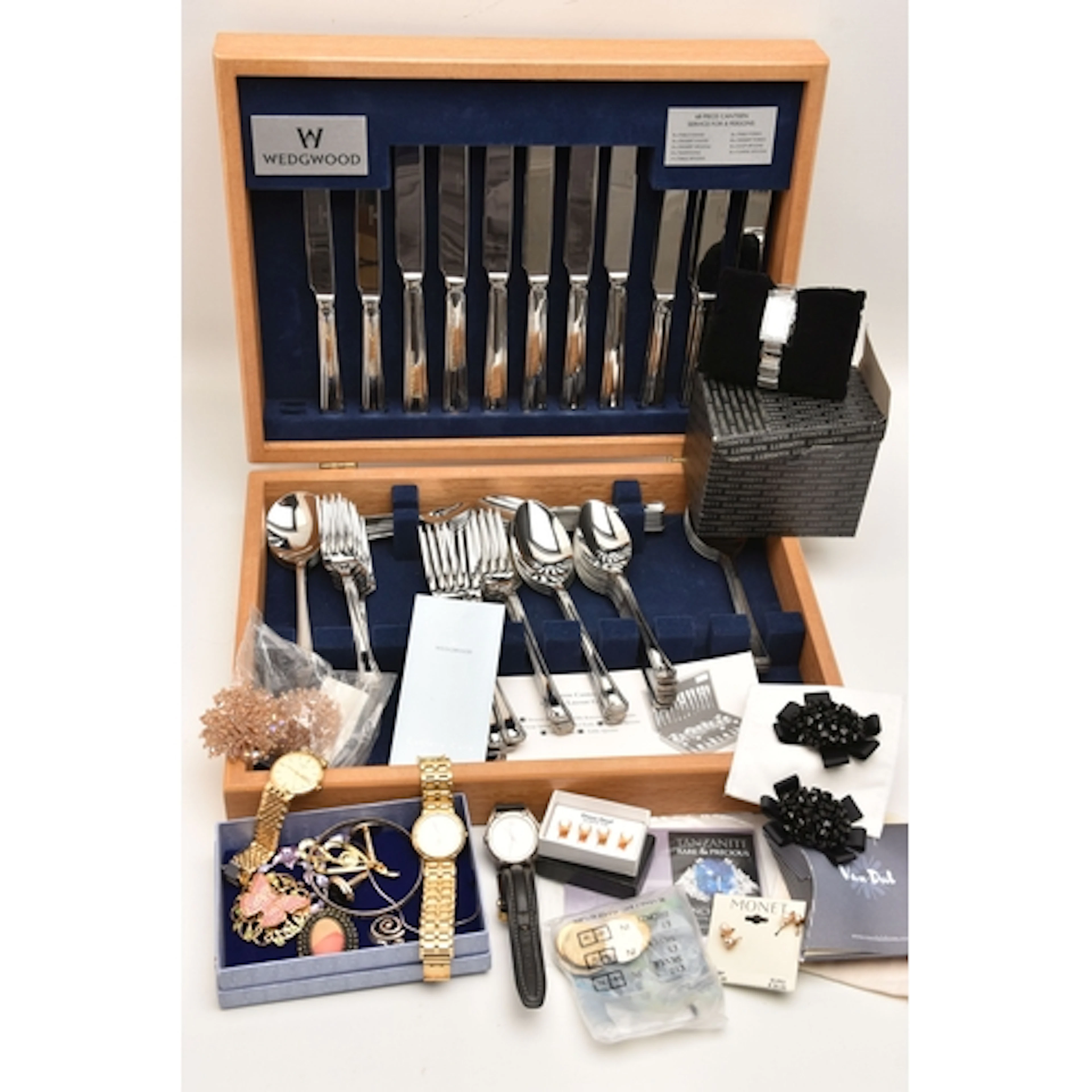 A BOX OF ASSORTED ITEMS, to include a wooden 'Wedgwood' cant...
