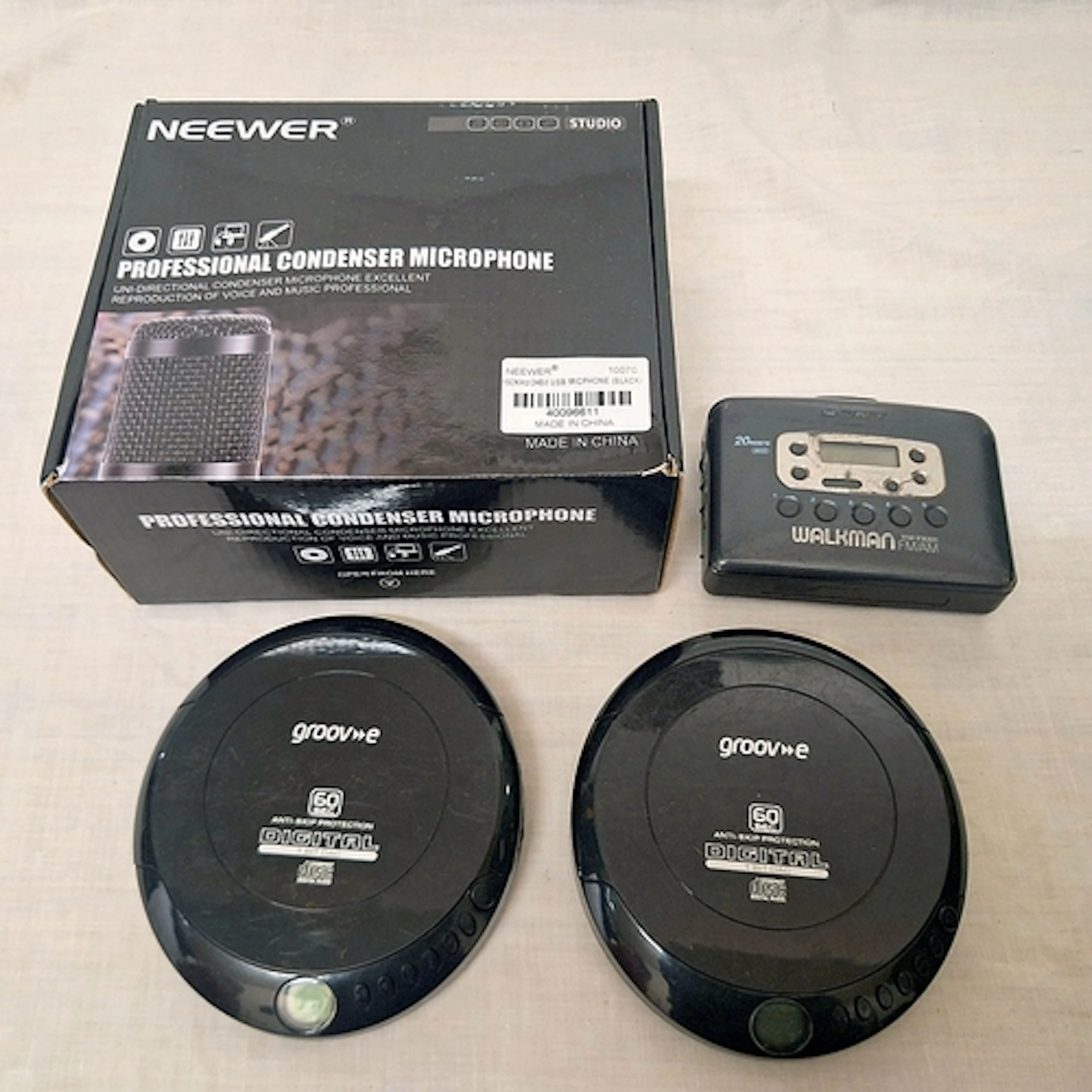 Sony Walkman WM-FX221, Groove portable CD player, Neewer Pro...