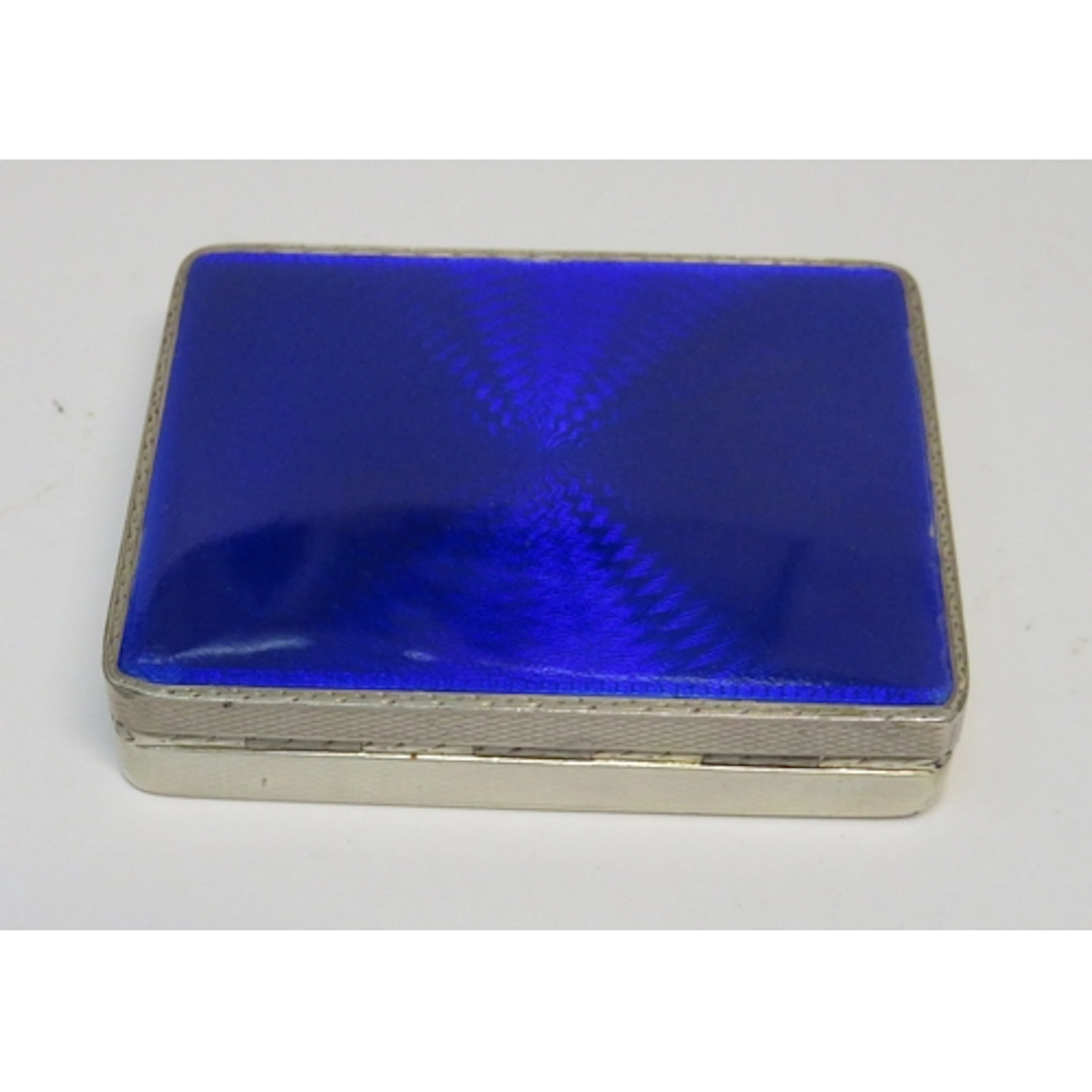 925 Silver and blue enamel snuff box, with hinged cover