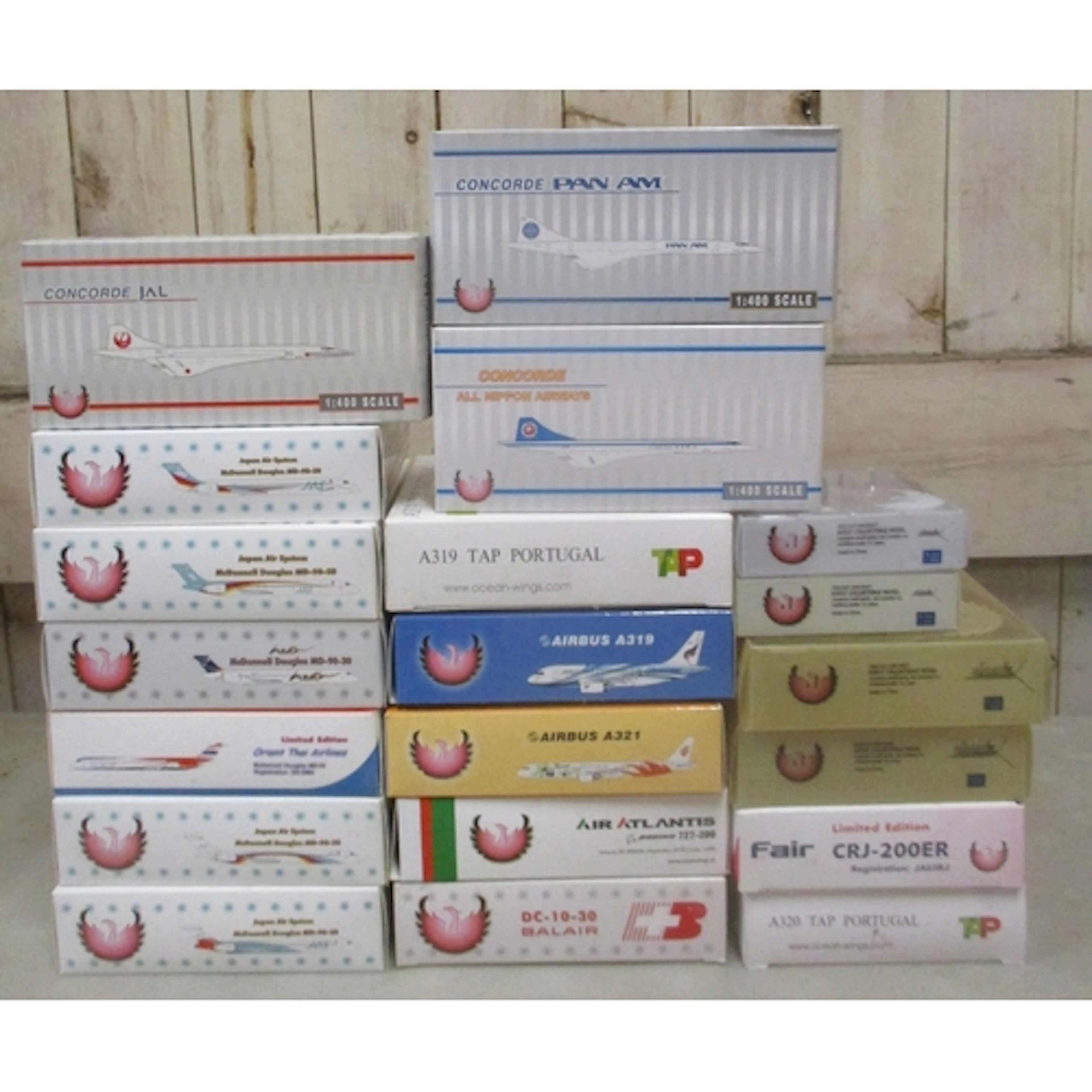 Phoenix. Collection of various 1/400 aircraft, generally exc...