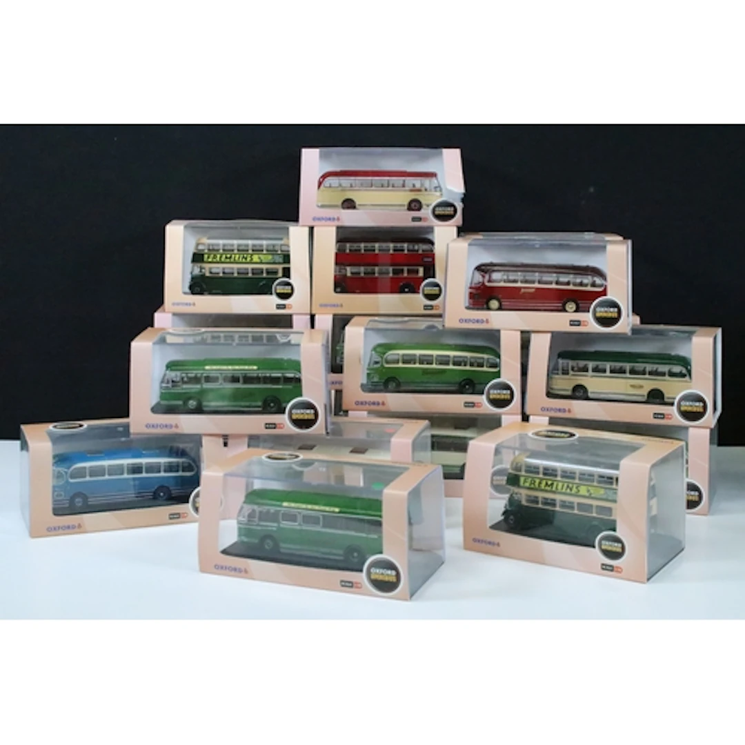 20 Boxed / cased Oxford Diecast Omnibus diecast model buses,...