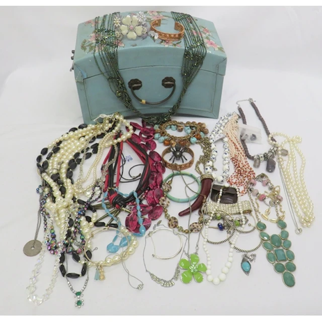 Costume Jewellery: mostly contemporary incl. faux pearls, ce...