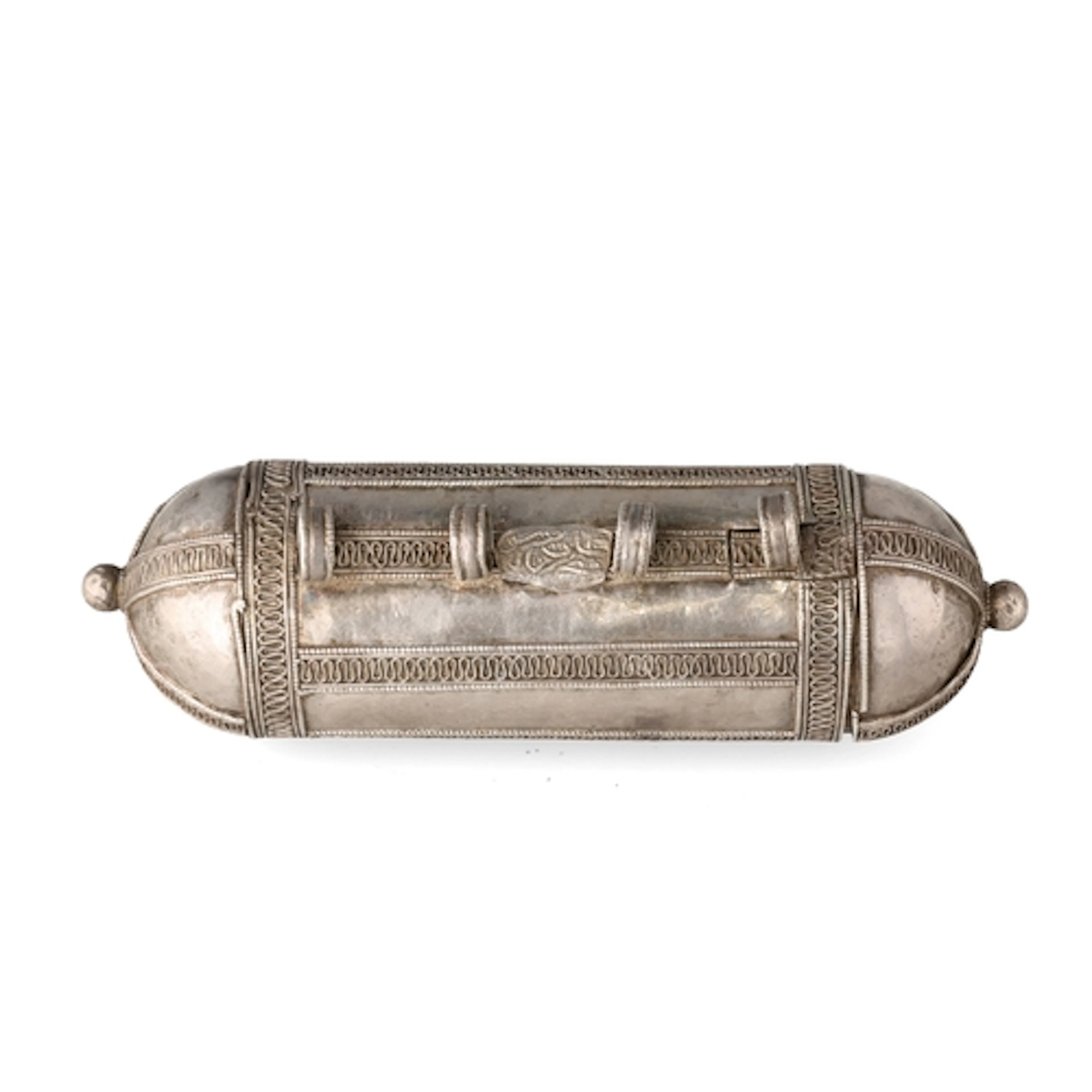 AN EARLY 20TH C YEMEN SILVER AMULET PENDANT BOX, SIGNED WITH...
