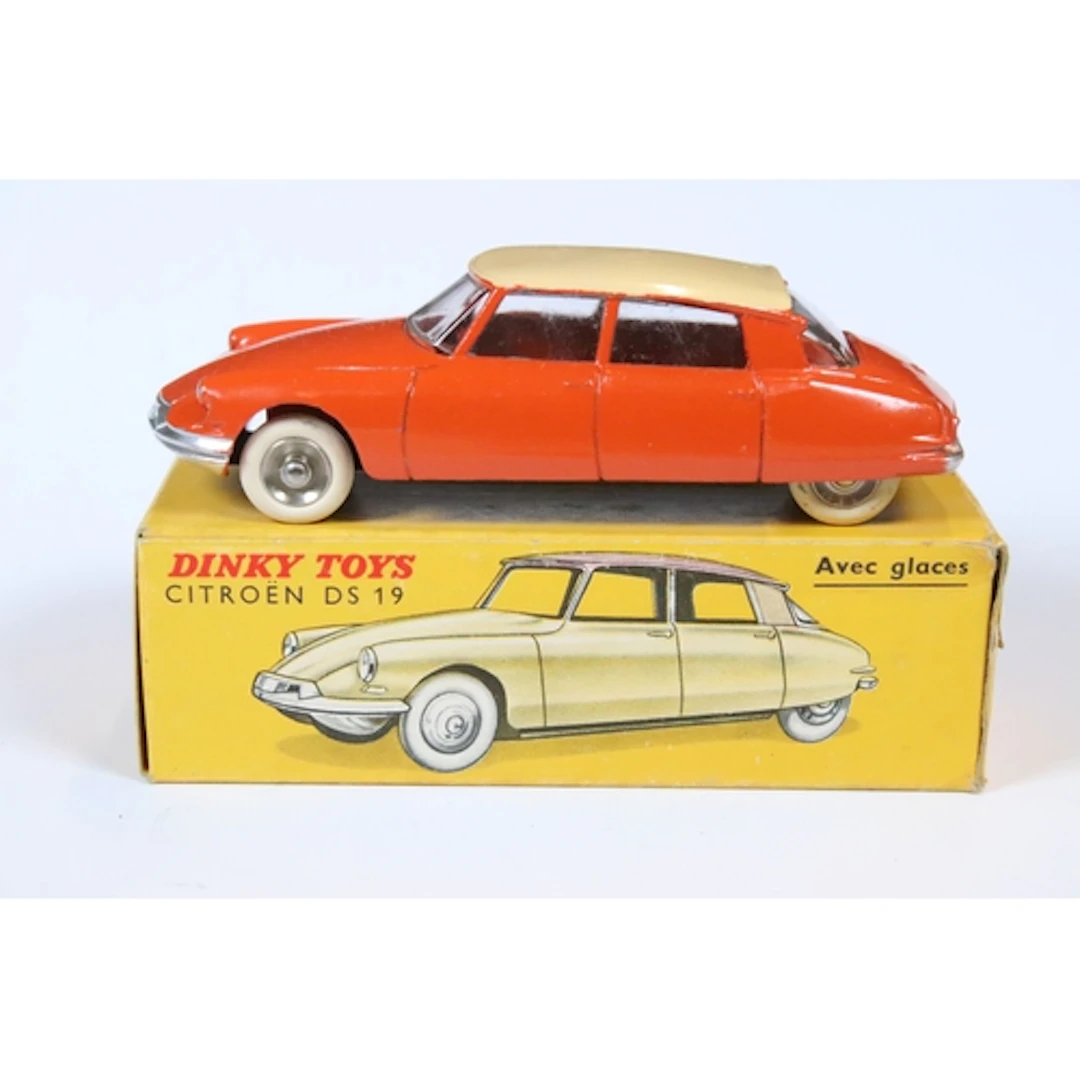 Boxed French Dinky 24C Citroen DS 19 diecast model in dark o...