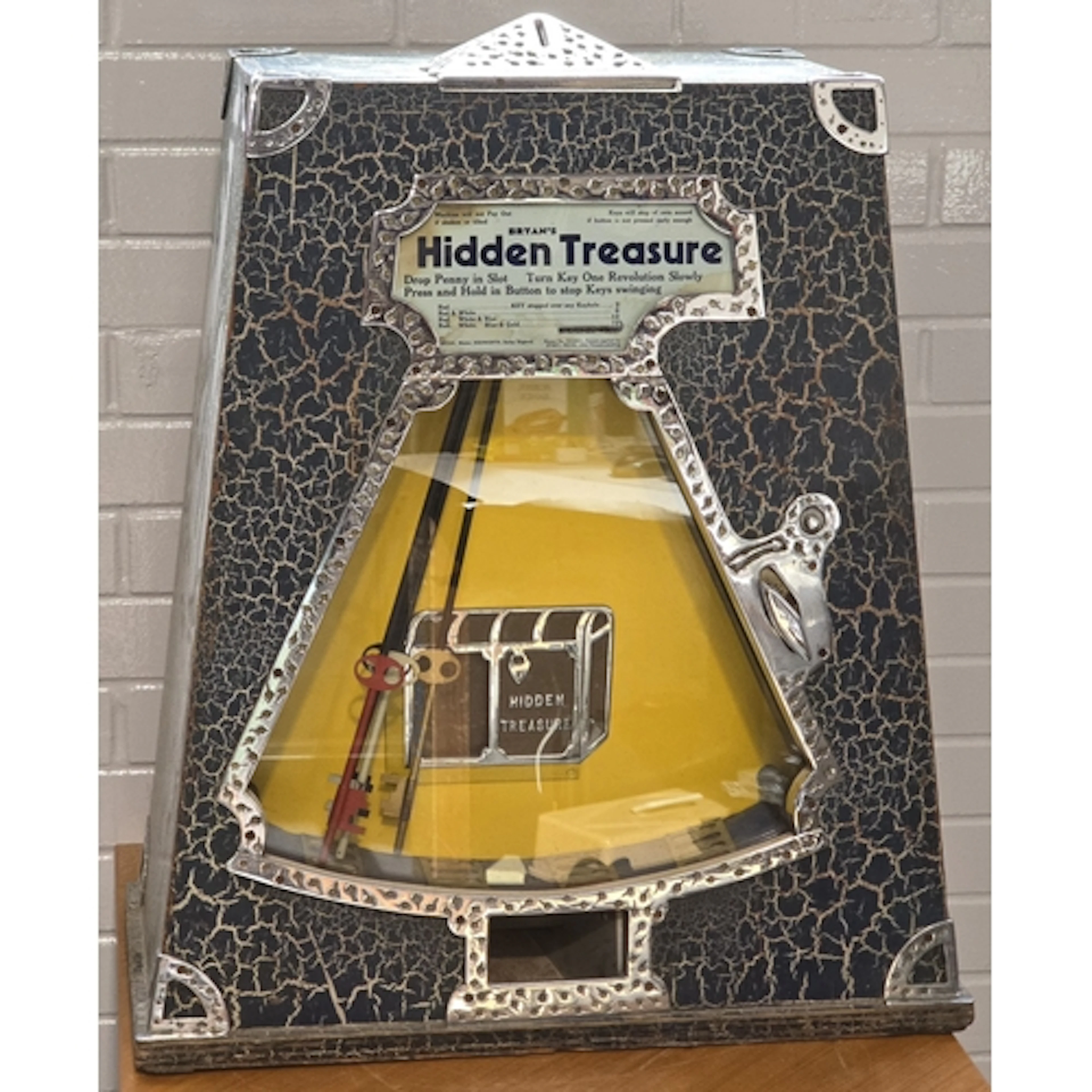 Vintage Bryan's Hidden Treasure Penny Slot Machine. No keys ...