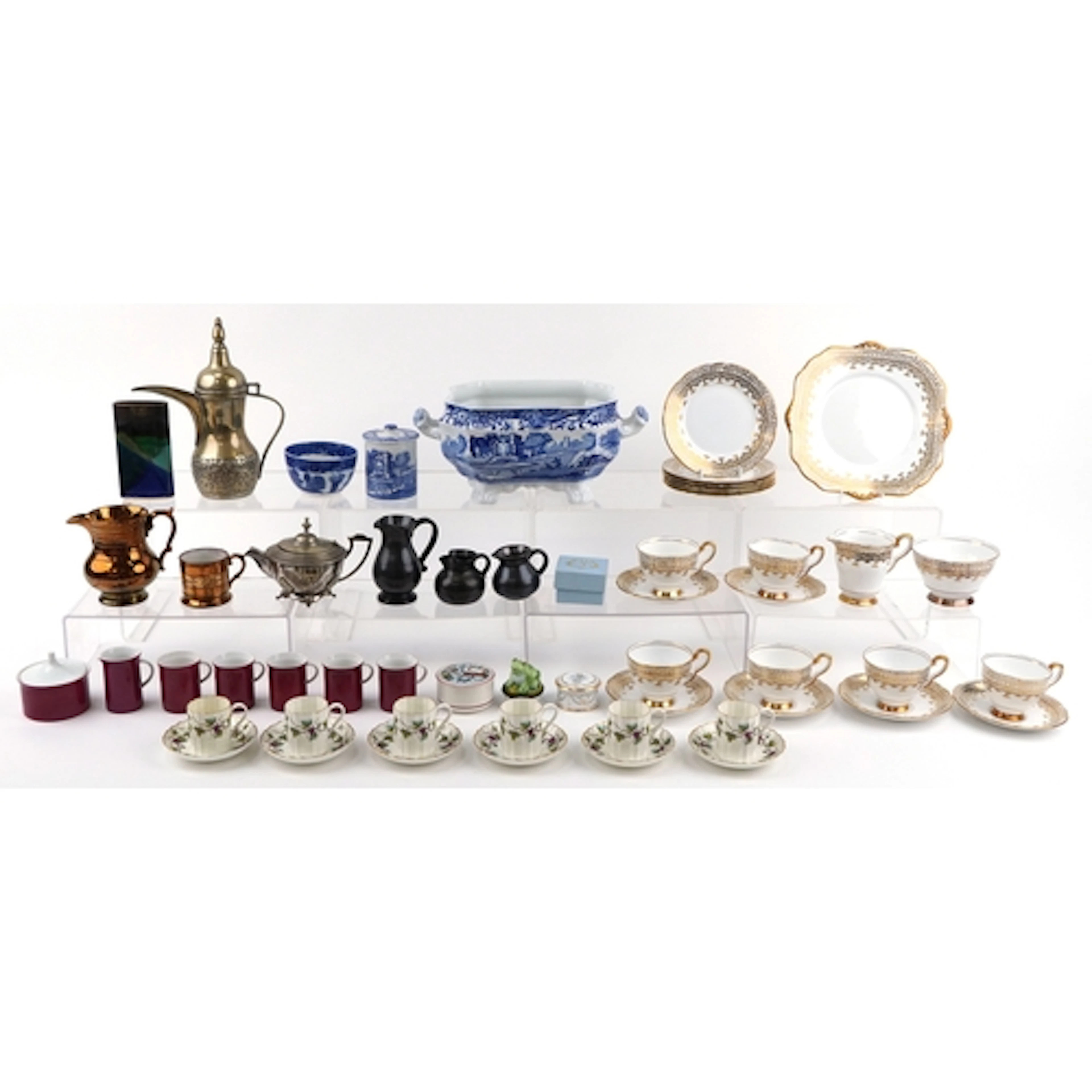 Collectable china including Victorian lustreware, a Willow p...