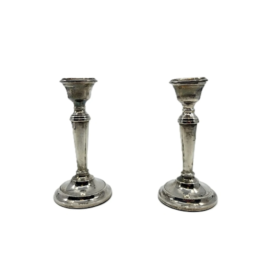 A PAIR OF MODERN SILVER DESK CANDLESTICKS, Birmingham 1968, ...