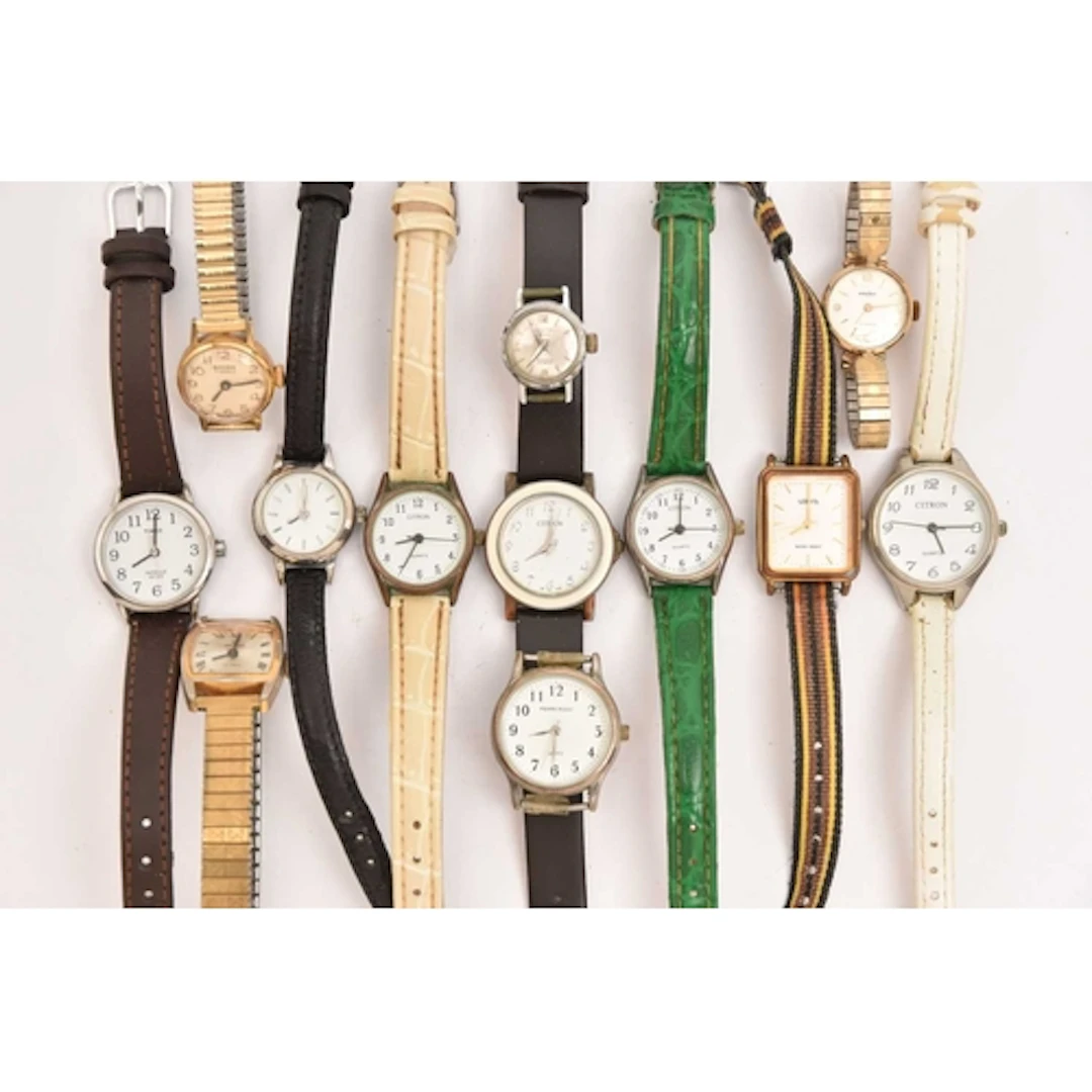 A 9CT YELLOW GOLD CASE WRISTWATCH AND OTHER WATCHES, a hand ...