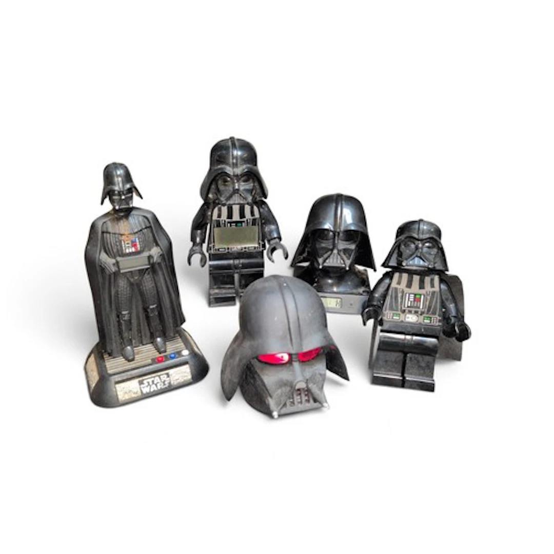 5 x Vader-related collectibles: Darth Vader Helmet Mood Ligh...