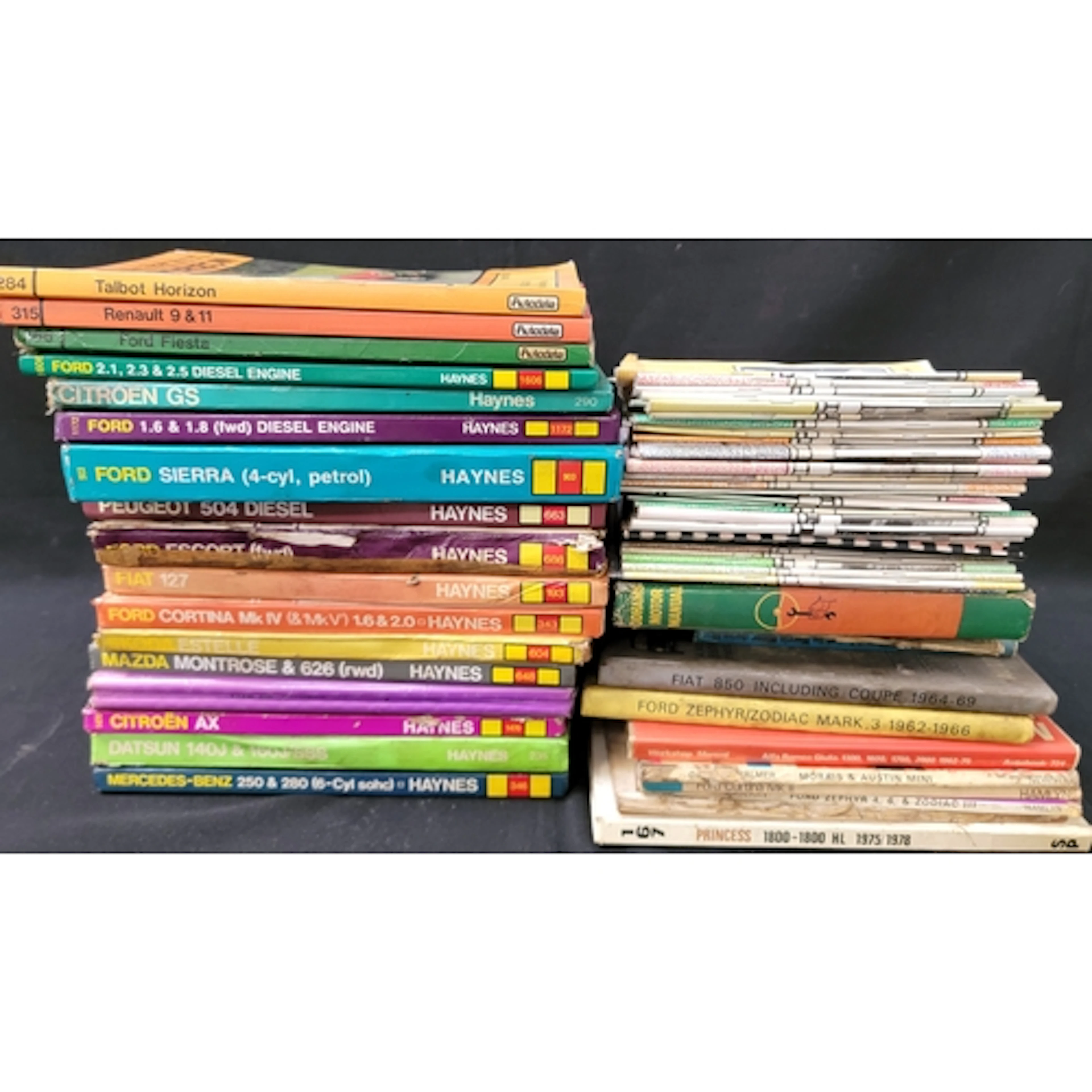 ASSORTMENT OF HAYNES CAR OWNERS WORKSHOP MANUALS including ...