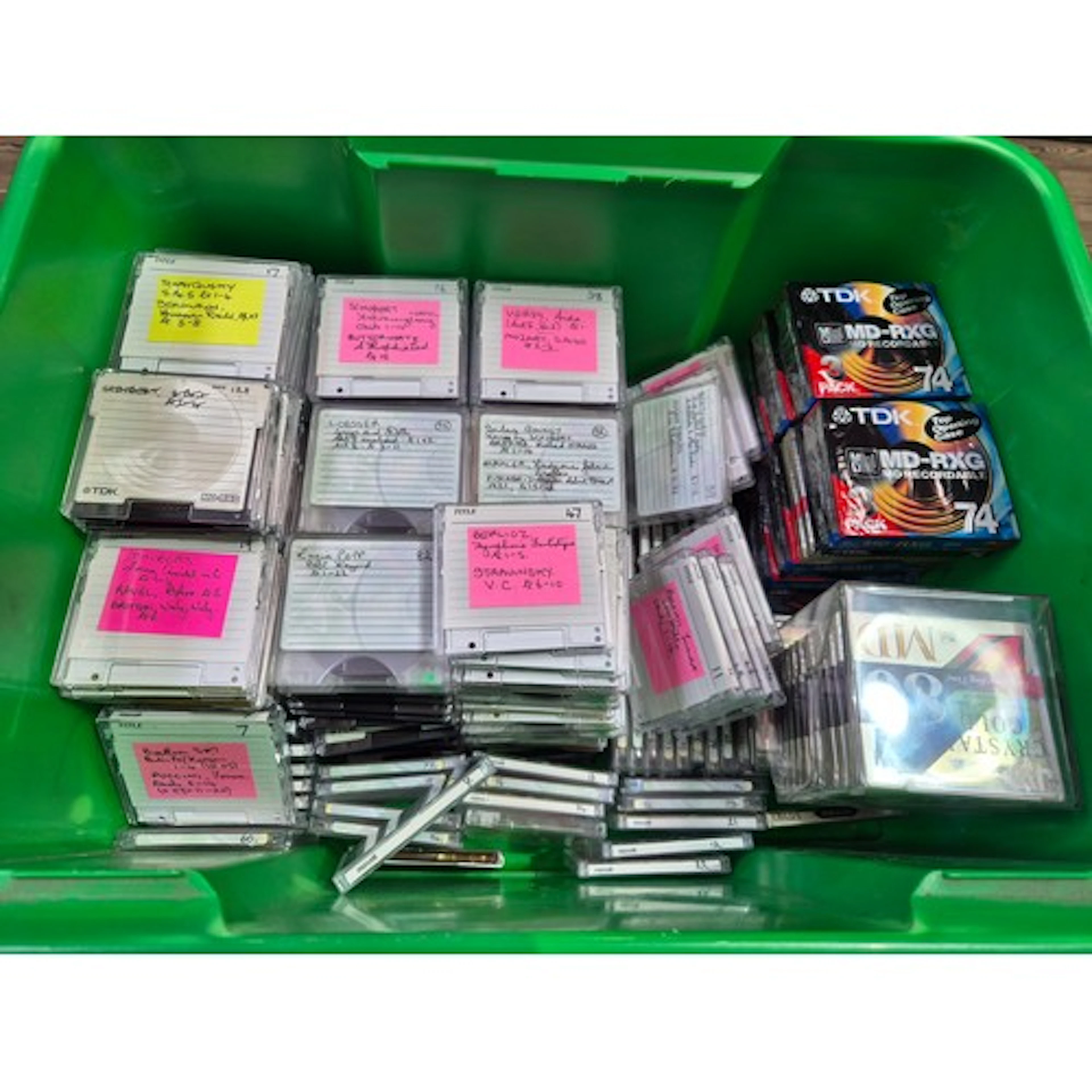 A collection of assorted MiniDiscs to include mainly classic...