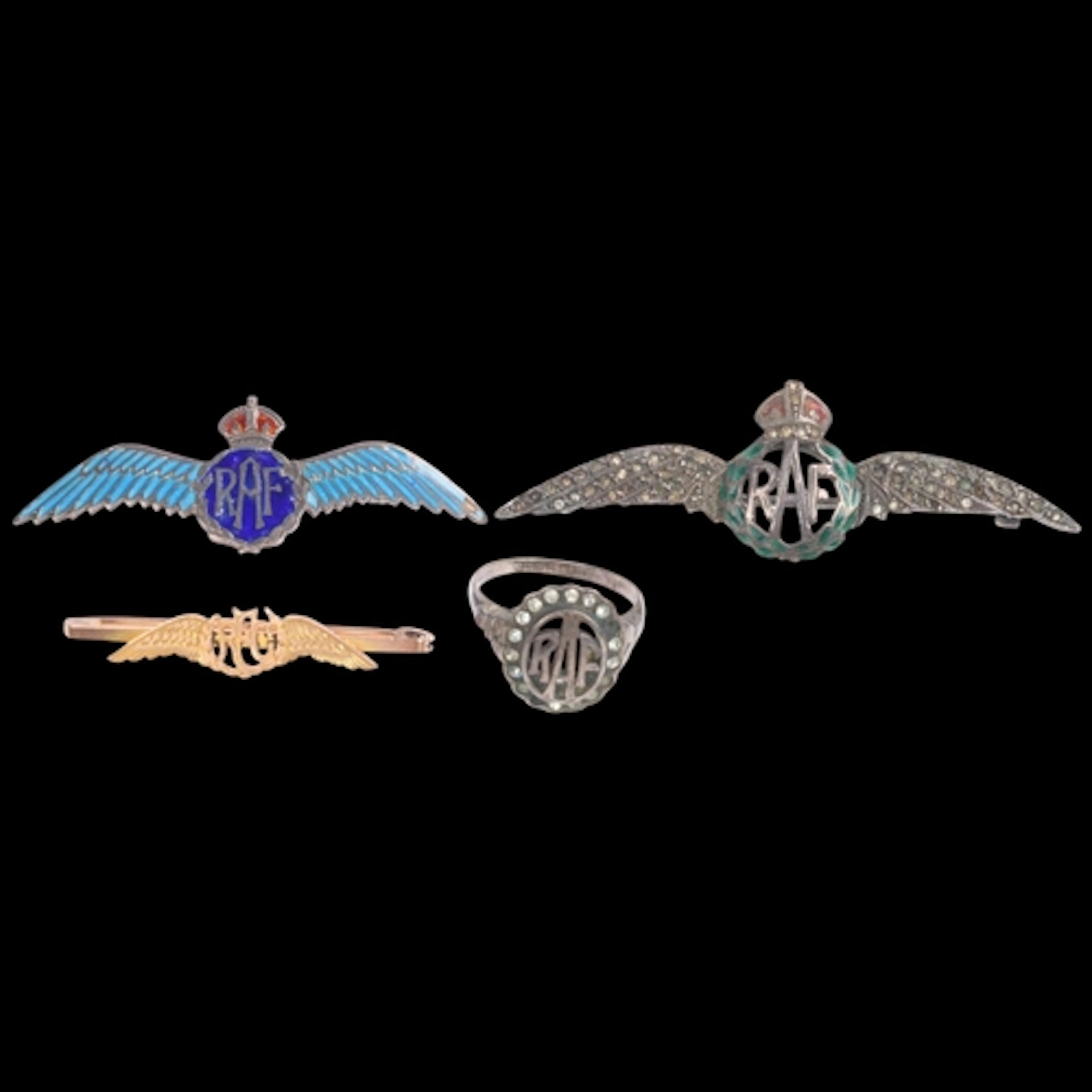 Various military RAF jewellery, including 9ct rose gold RFC ...