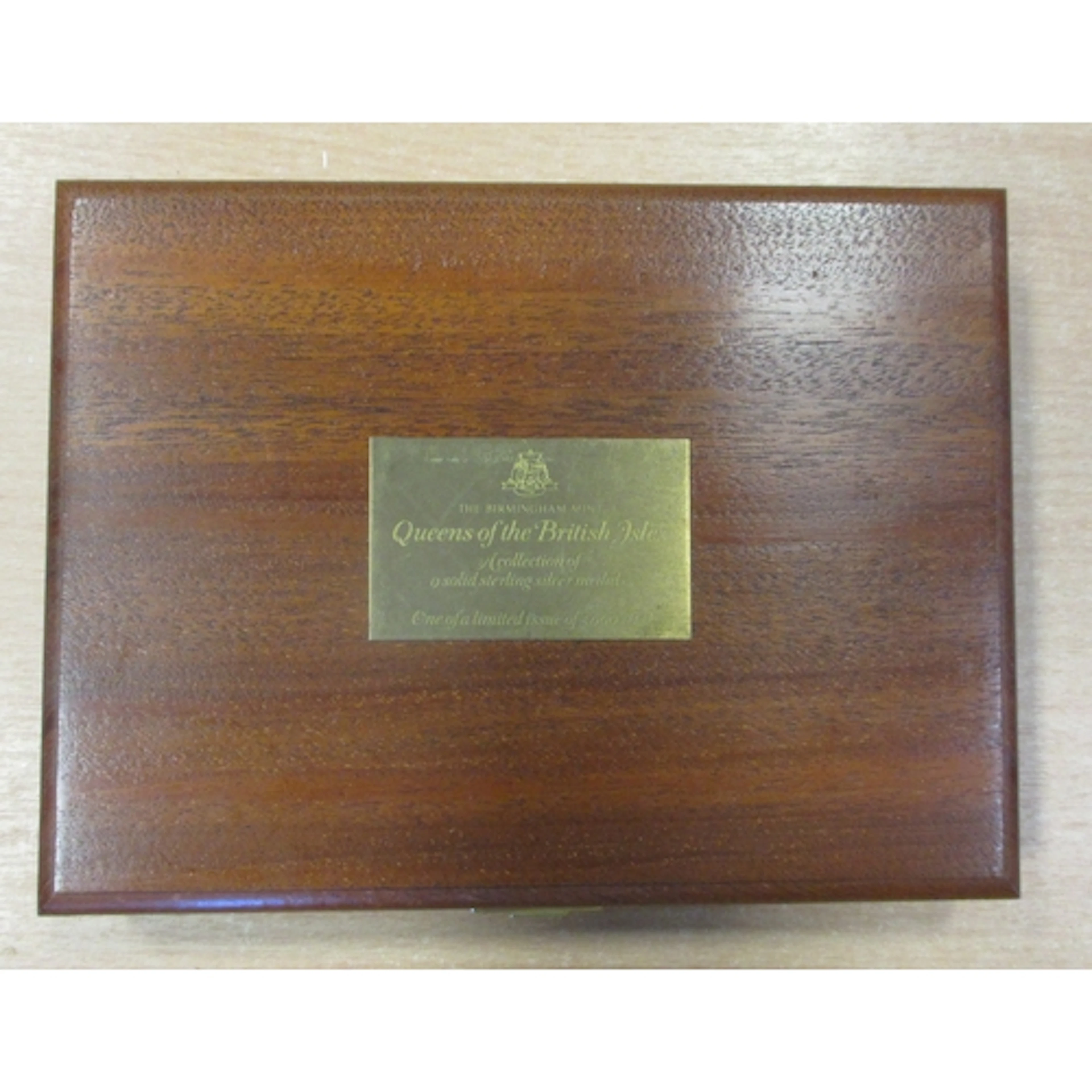 c.1976/1977 The Queens of the British Isles commemorative si...