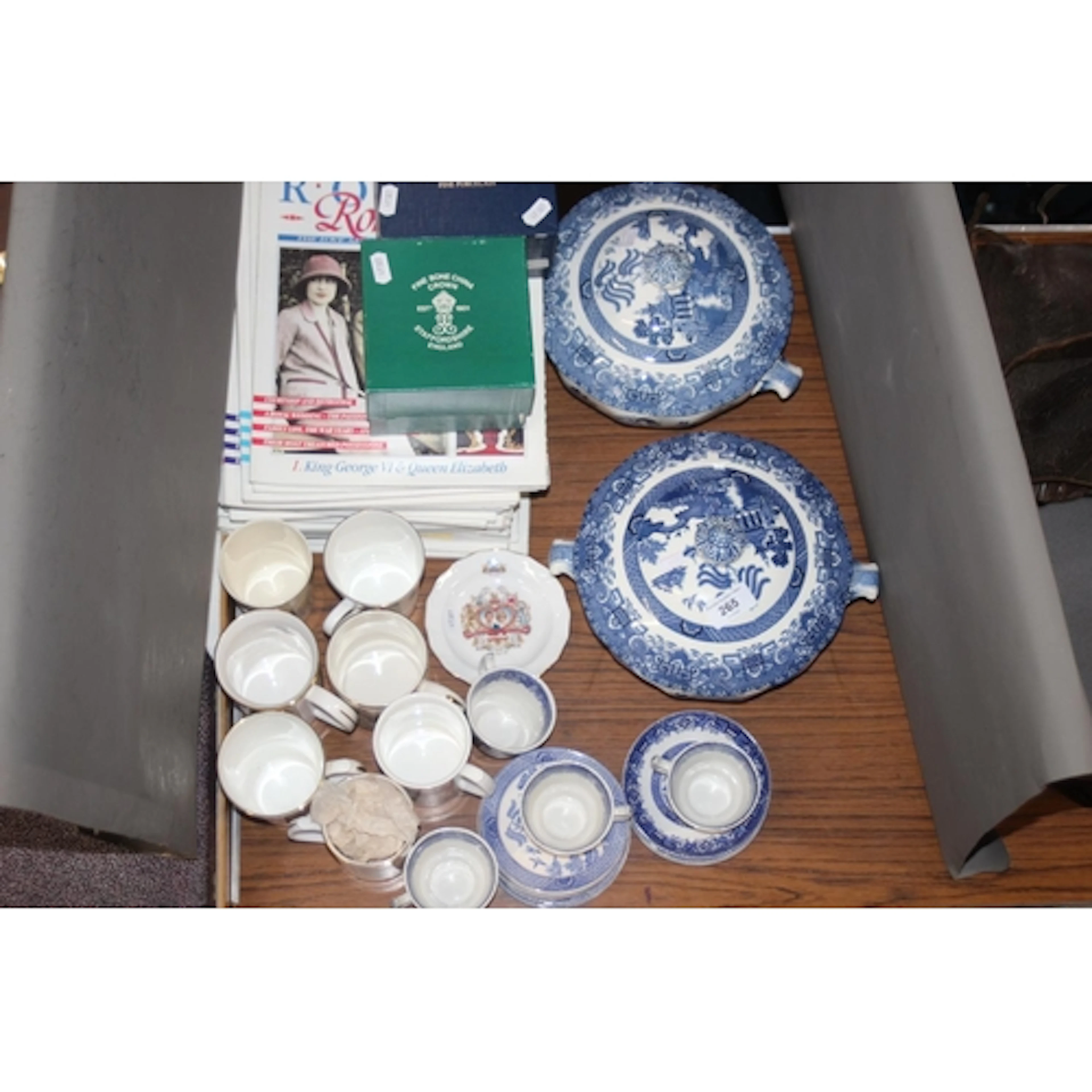 Decorative ceramics to include Commemorative magazines, mugs...