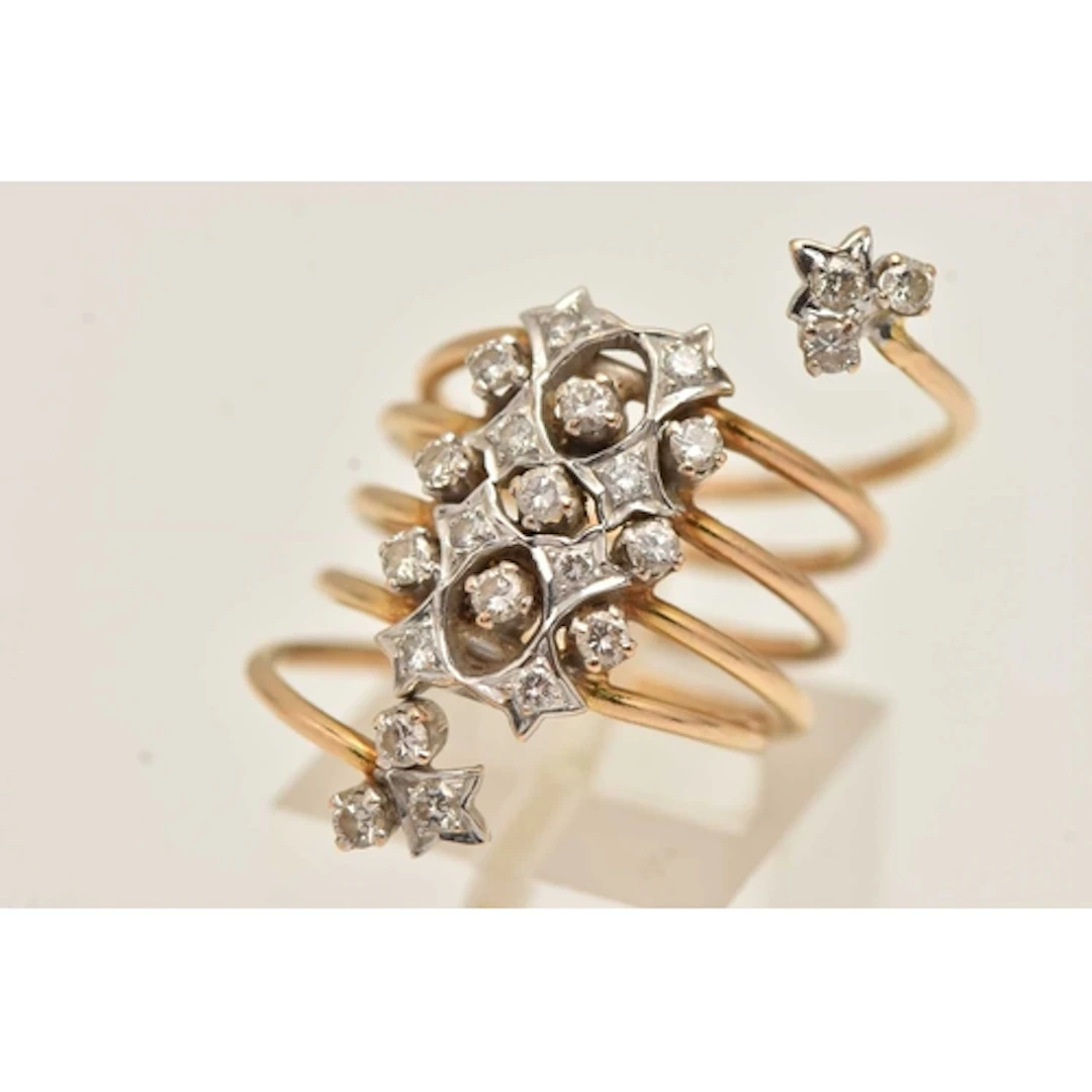 A BI COLOUR DIAMOND DRESS RING, a yellow metal twist ring wi...