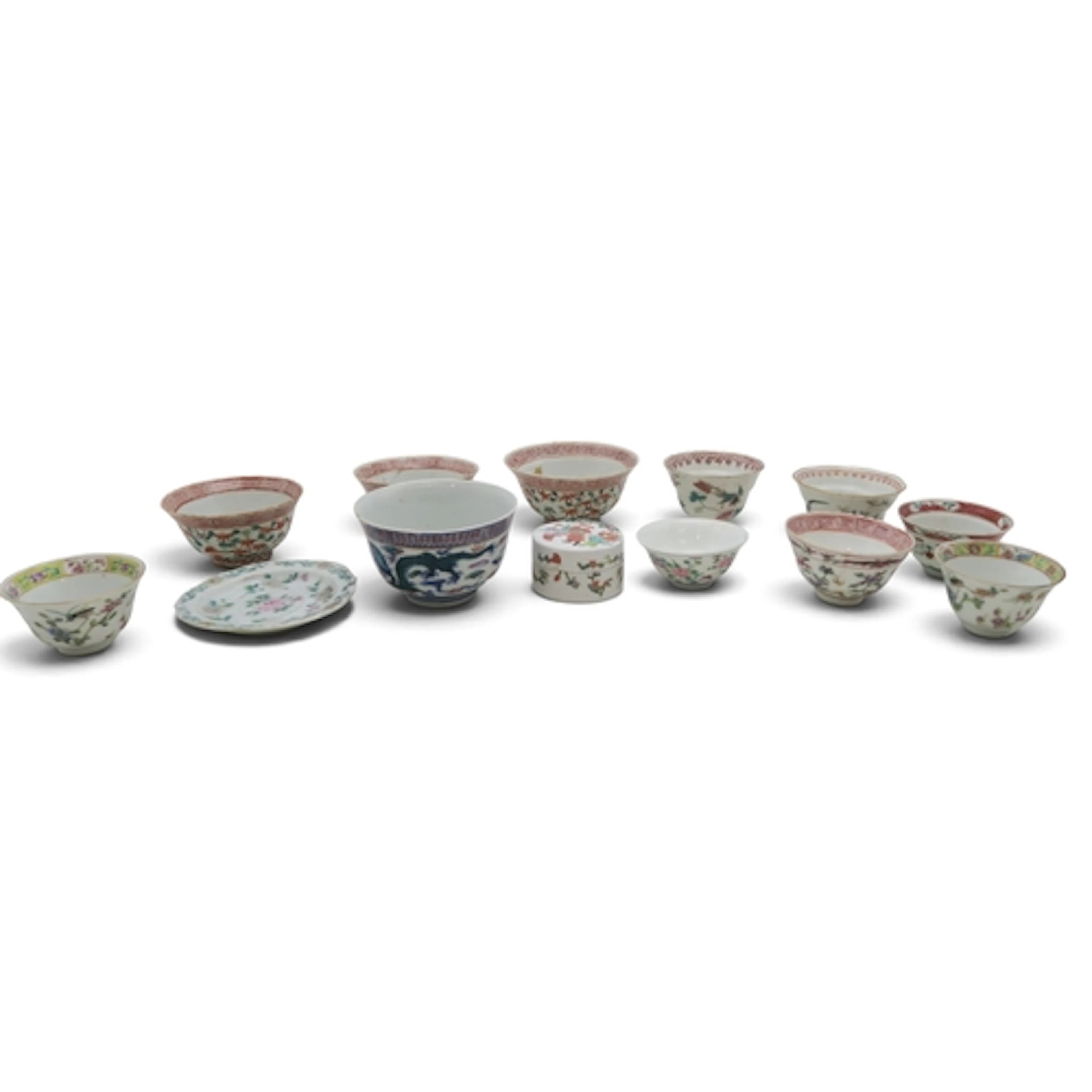 A CHINESE WUCAI DRAGON BOWL Qialong mark but later, 10cm dia...