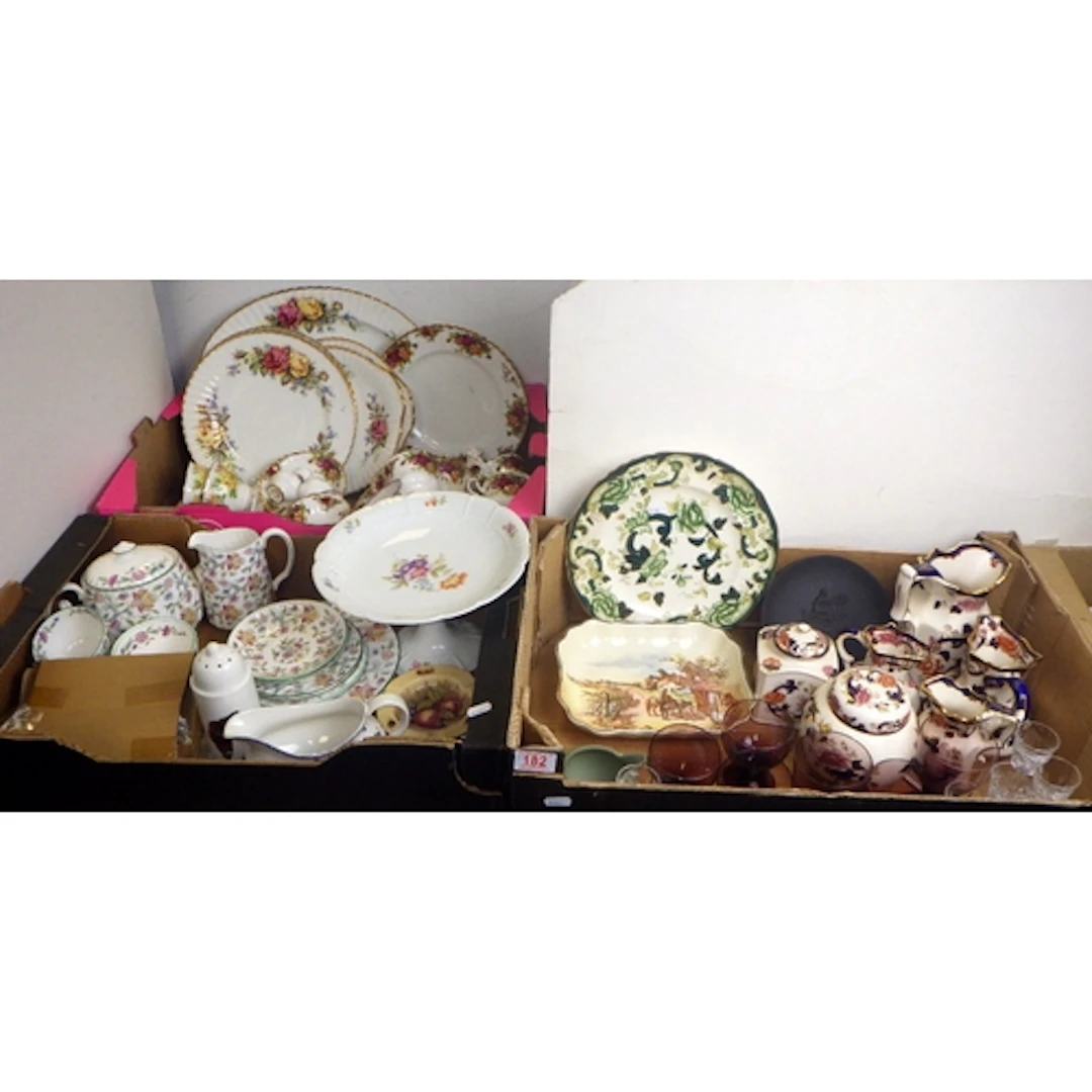 A qty of tableware to inc Mintons, Royal Albert, Masons etc ...