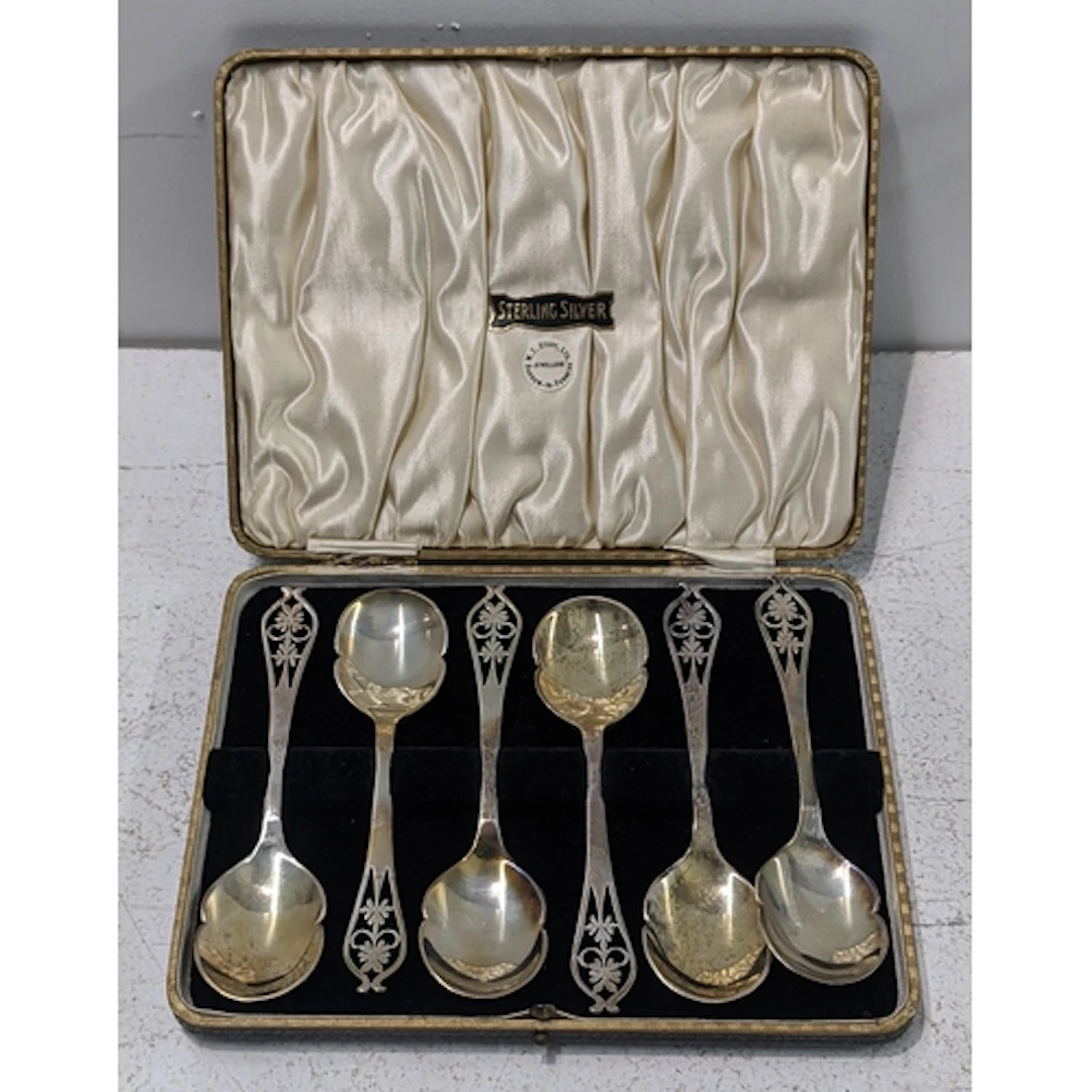 A George V boxed set of six silver spoons, by Emile/Adolf Vi...