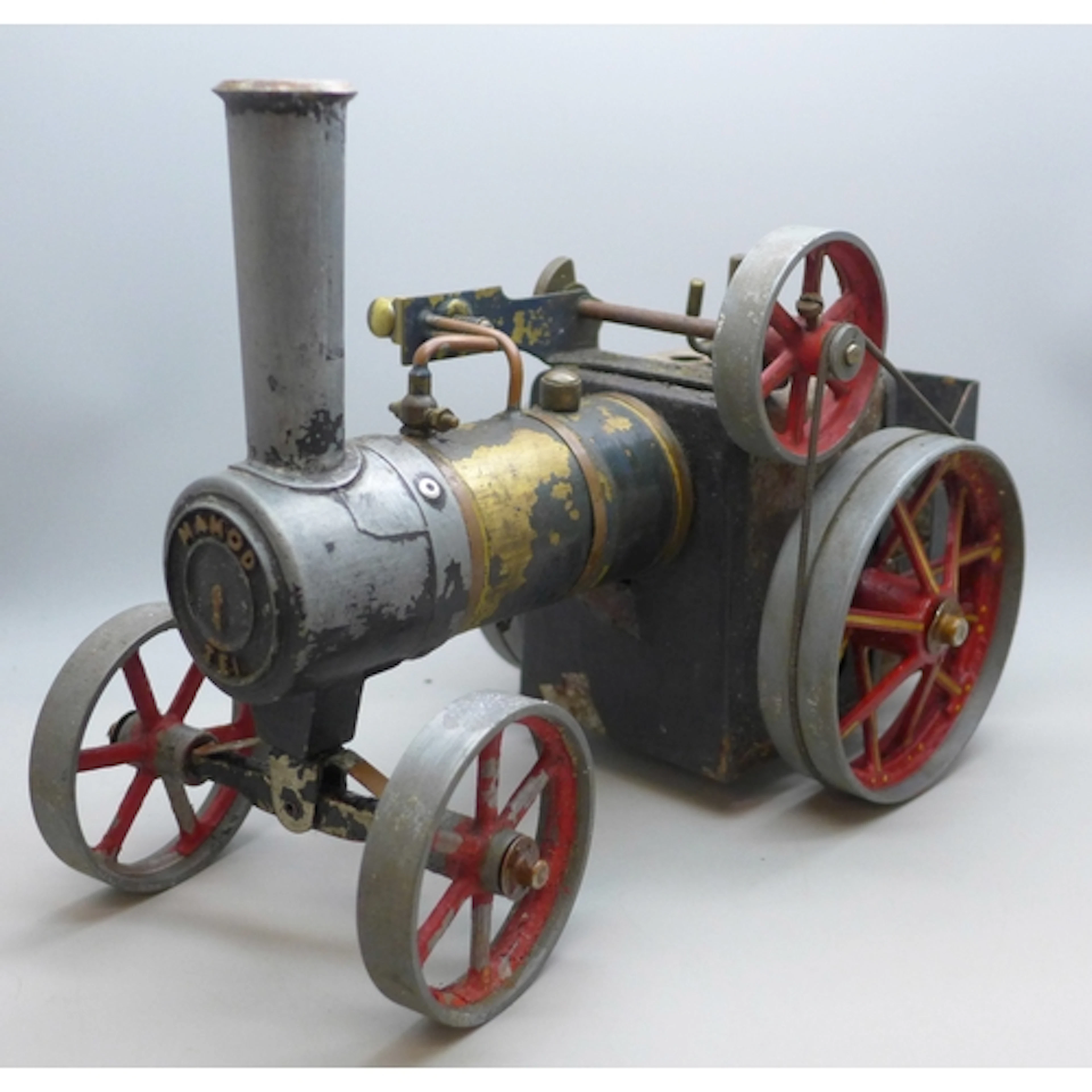 A Mamod TE1 live steam traction engine model