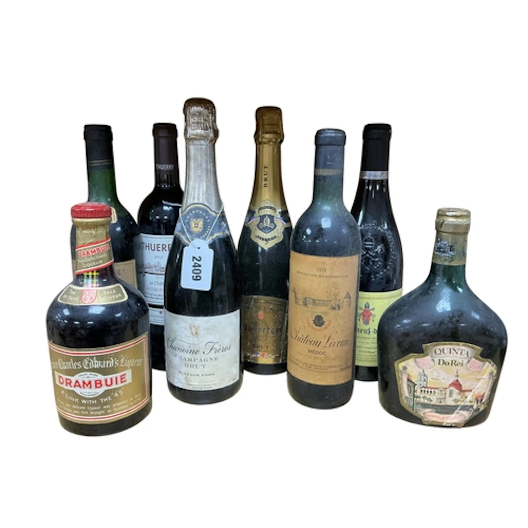 Eight bottles of wine and spirits, comprising Drambuie lique...