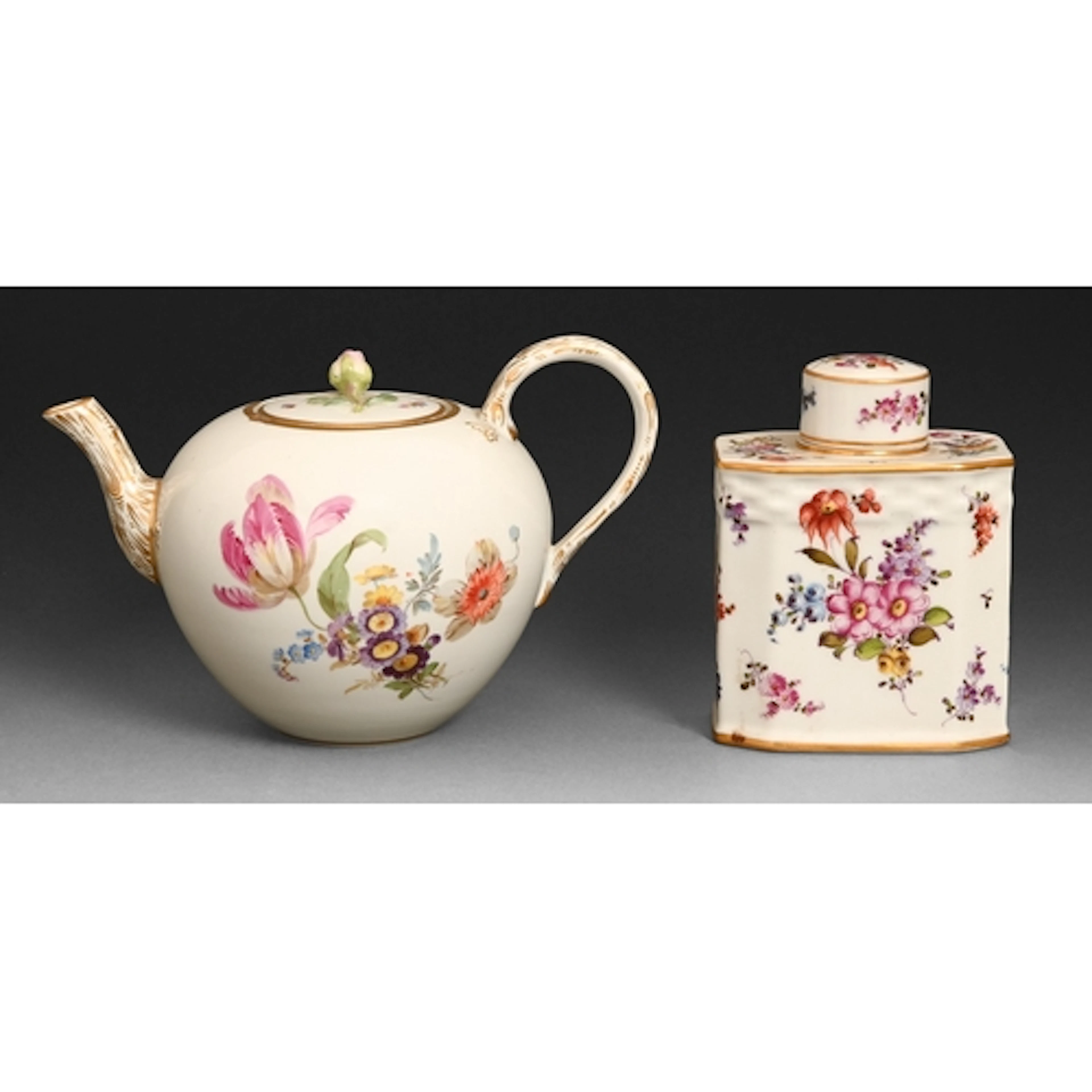 A Meissen teapot and cover, early 20th c, painted with flora...