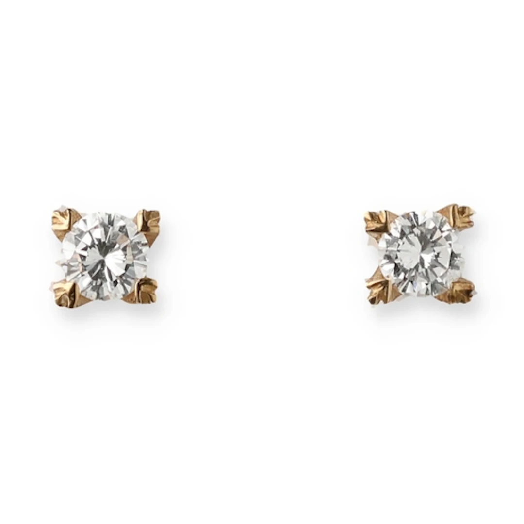 A PAIR OF SINGLE STONE BRILLIANT CUT DIAMOND STUD EARRINGS E...