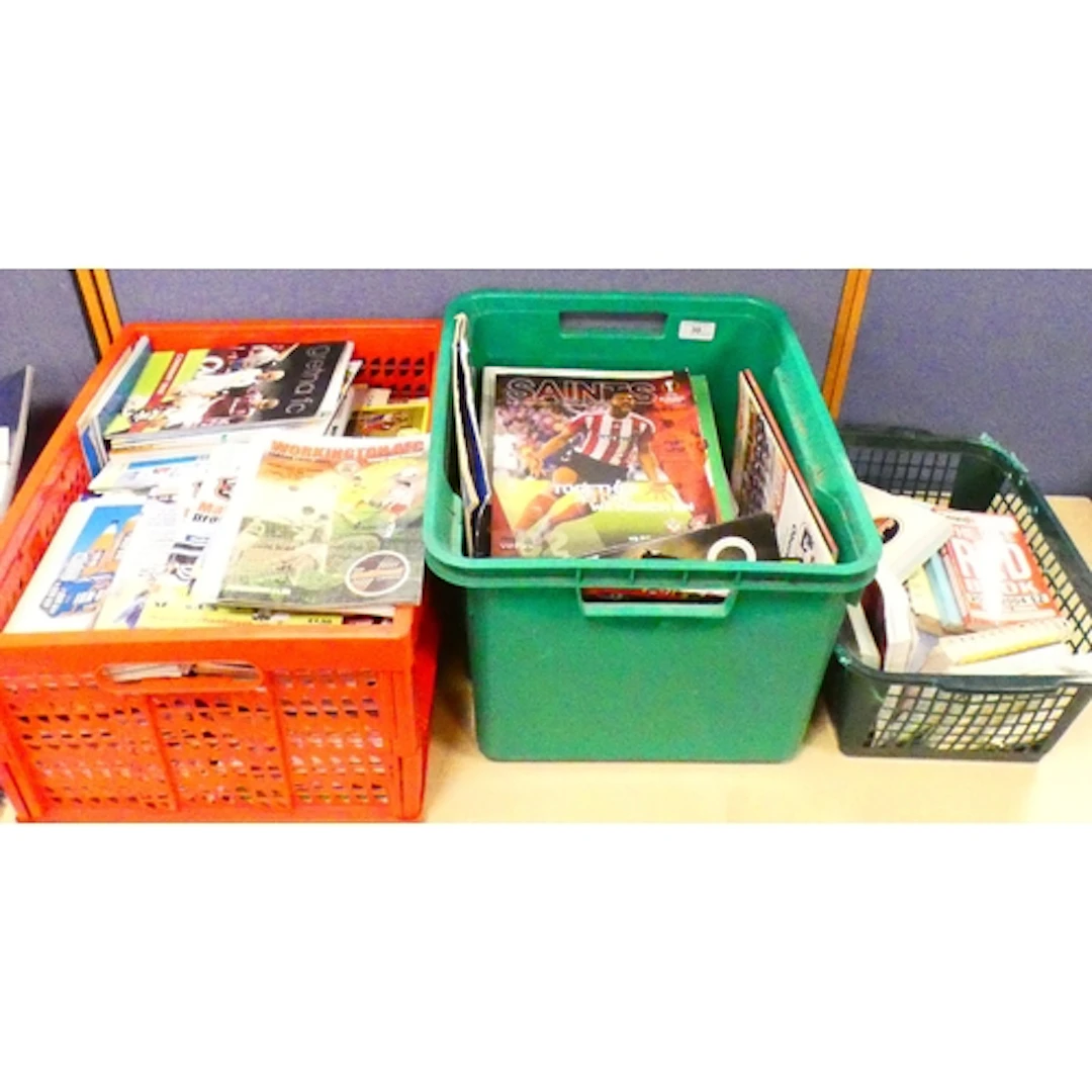 Collection of football programmes to include Scottish and En...