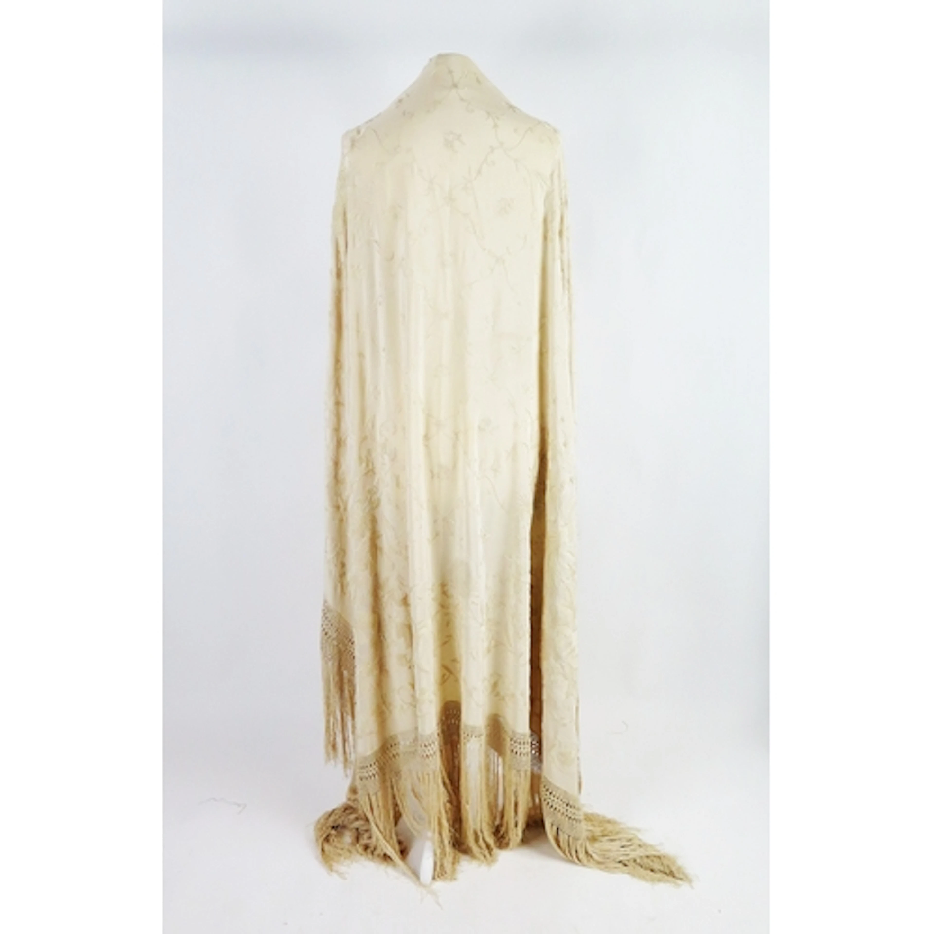 Early 20th Century / Edwardian silk piano shawl in ivory, wi...