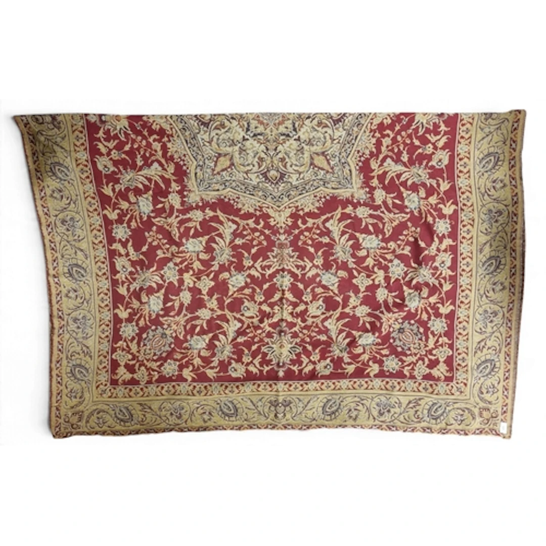 A good Laura Ashley Throw. 240 x 170 cm approx.