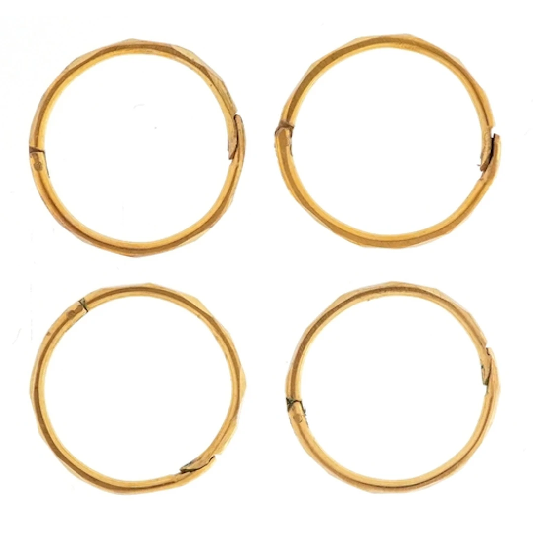 Two pairs of 9ct gold hoop earrings, 1.2cm in diameter, tota...