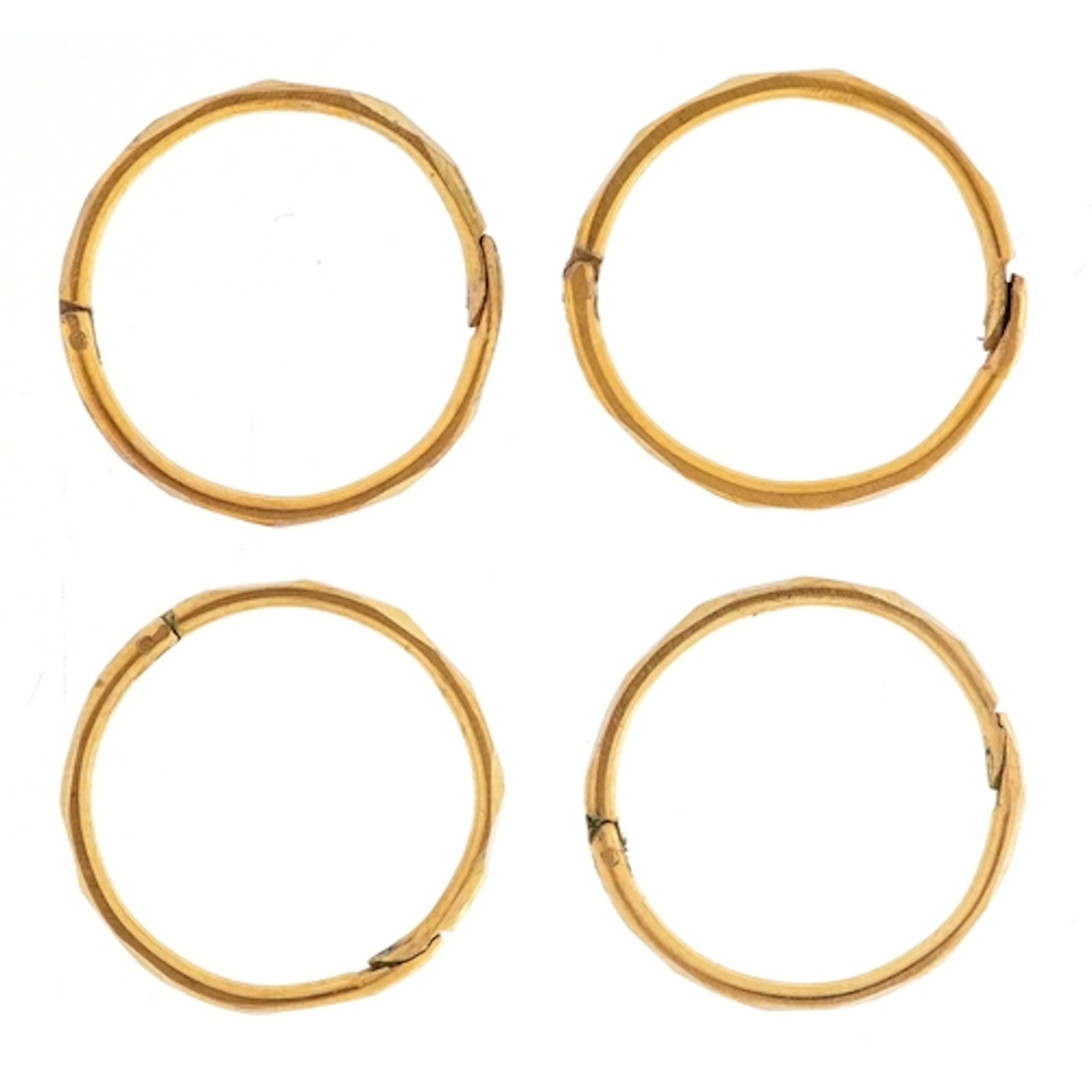 Two pairs of 9ct gold hoop earrings, 1.2cm in diameter, tota...