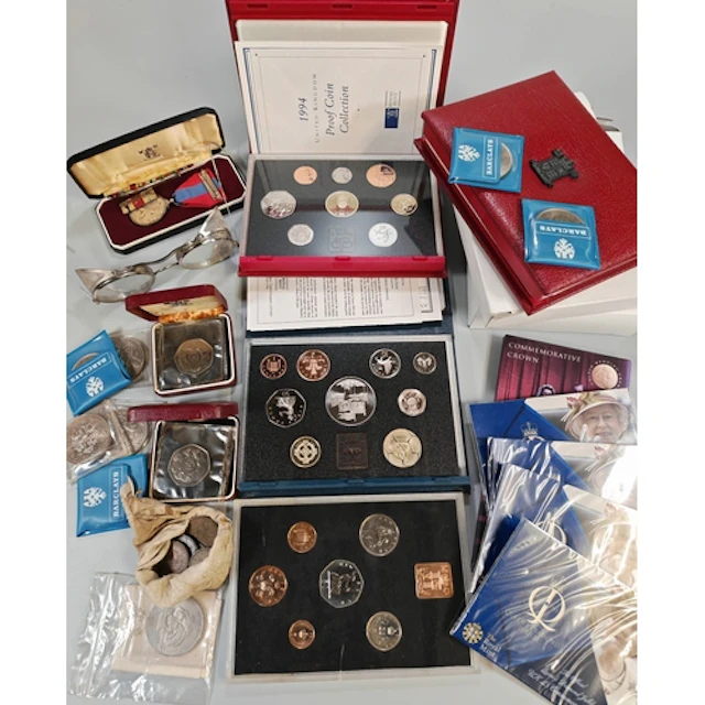 Box of coinage to include: Commemorative Crowns, The Royal M...